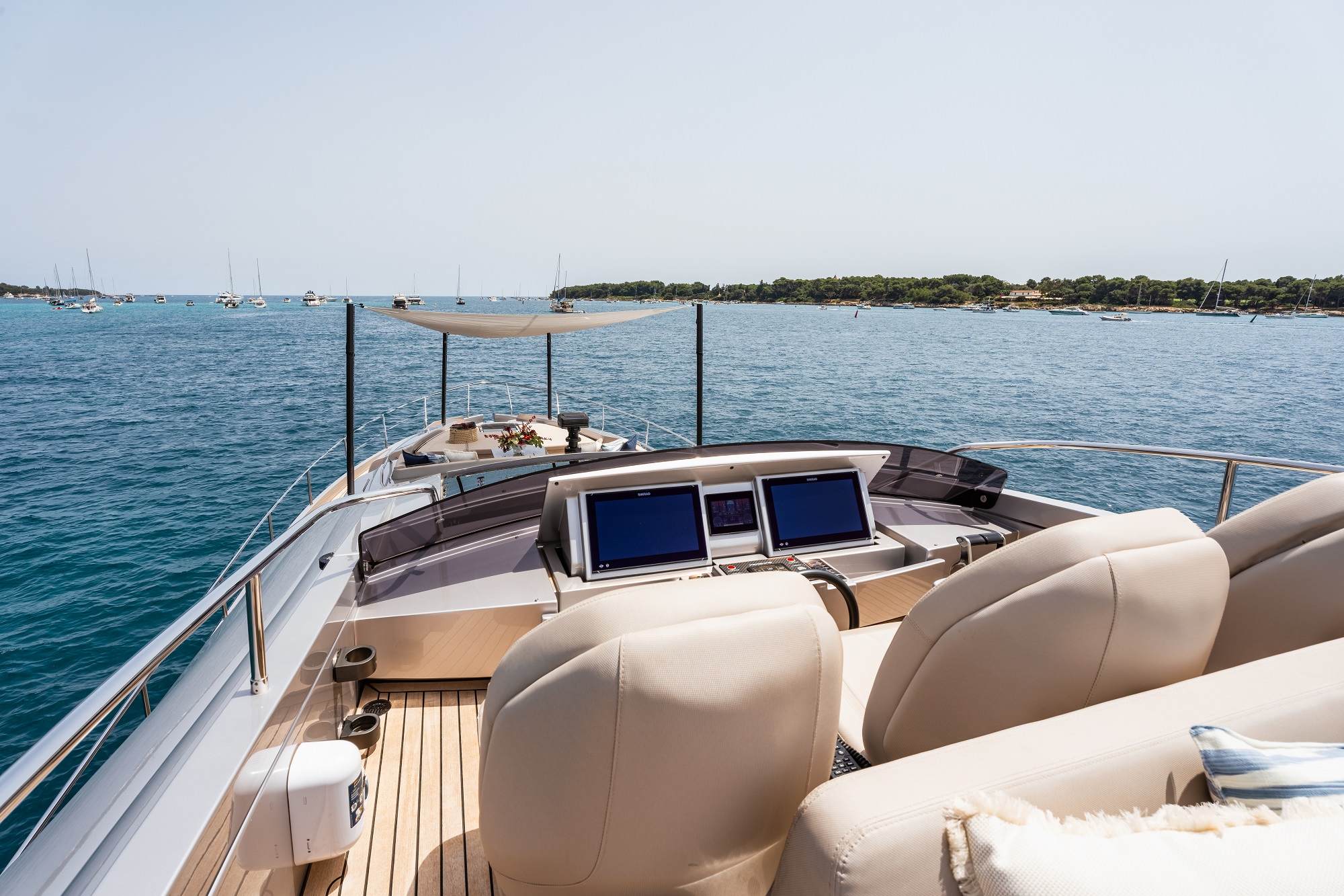 210 Sun deck helm - view forward.jpg