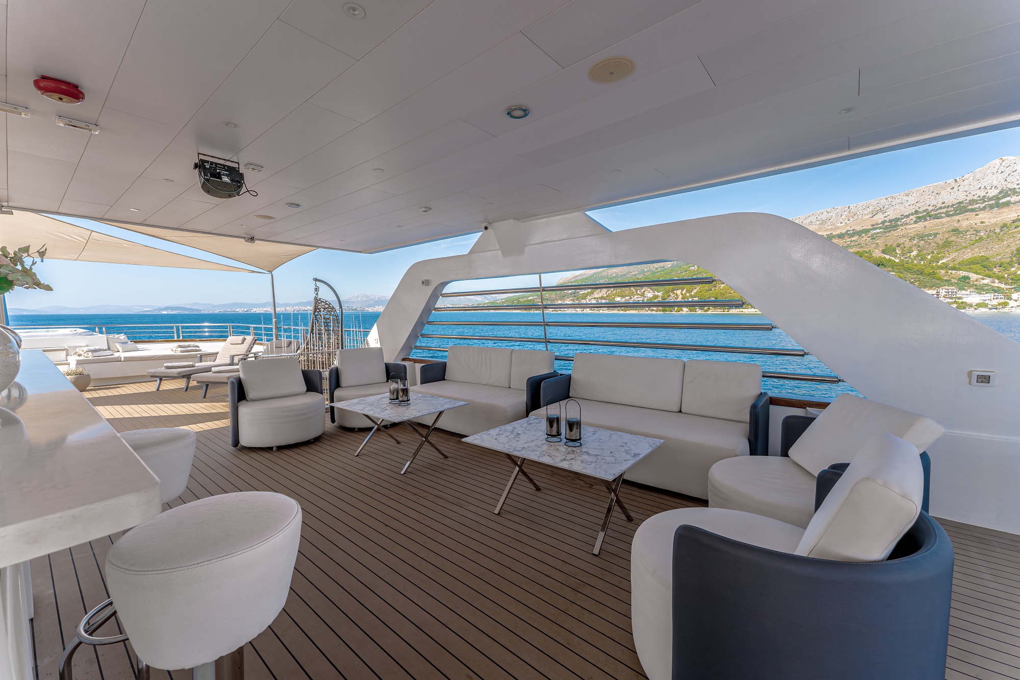 210 Sun deck.jpg