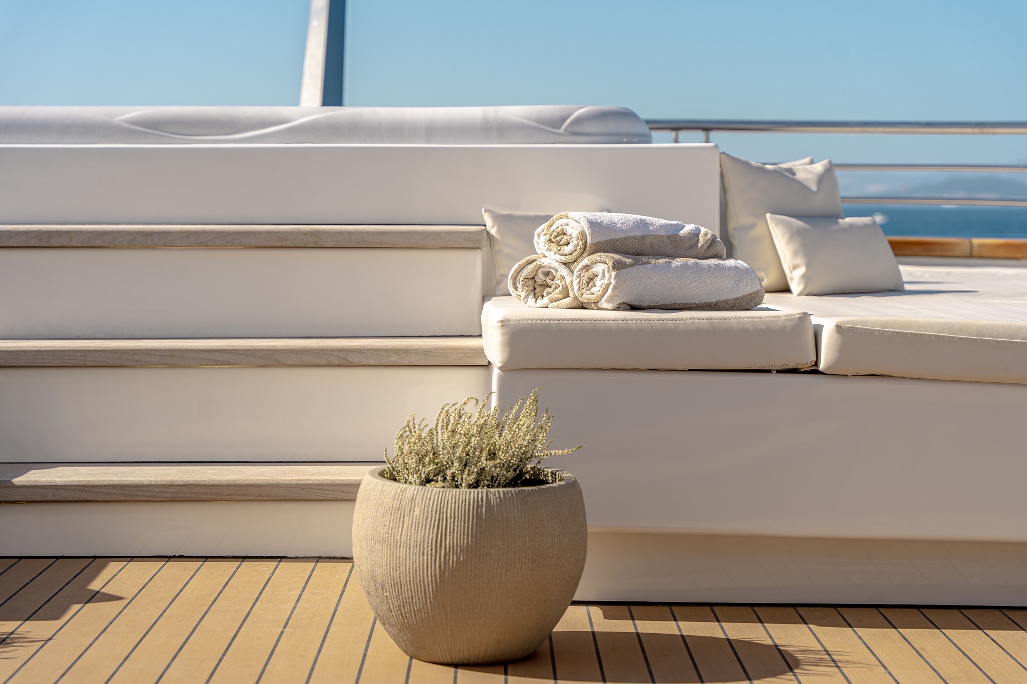 213 Deck details.jpg