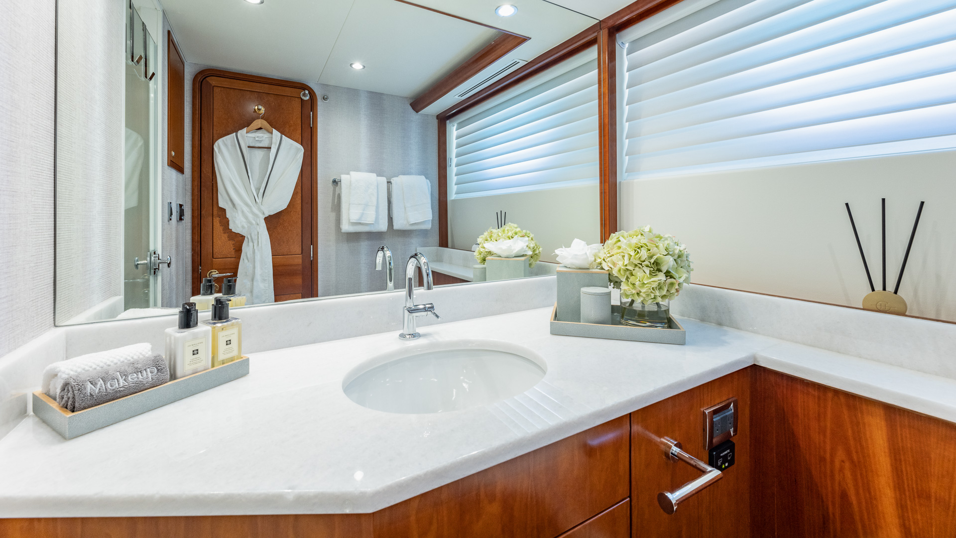 24 Twin Ensuite.jpg