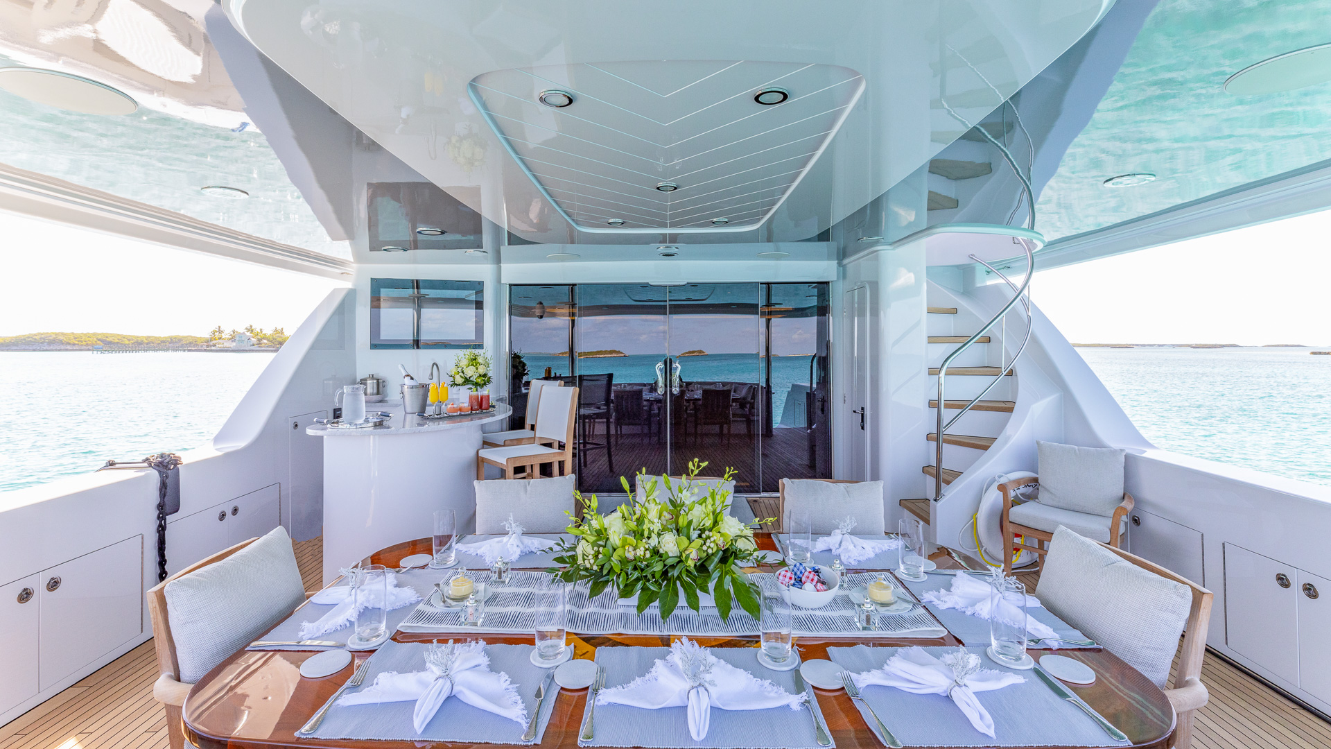 26 Aft Deck 2.jpg