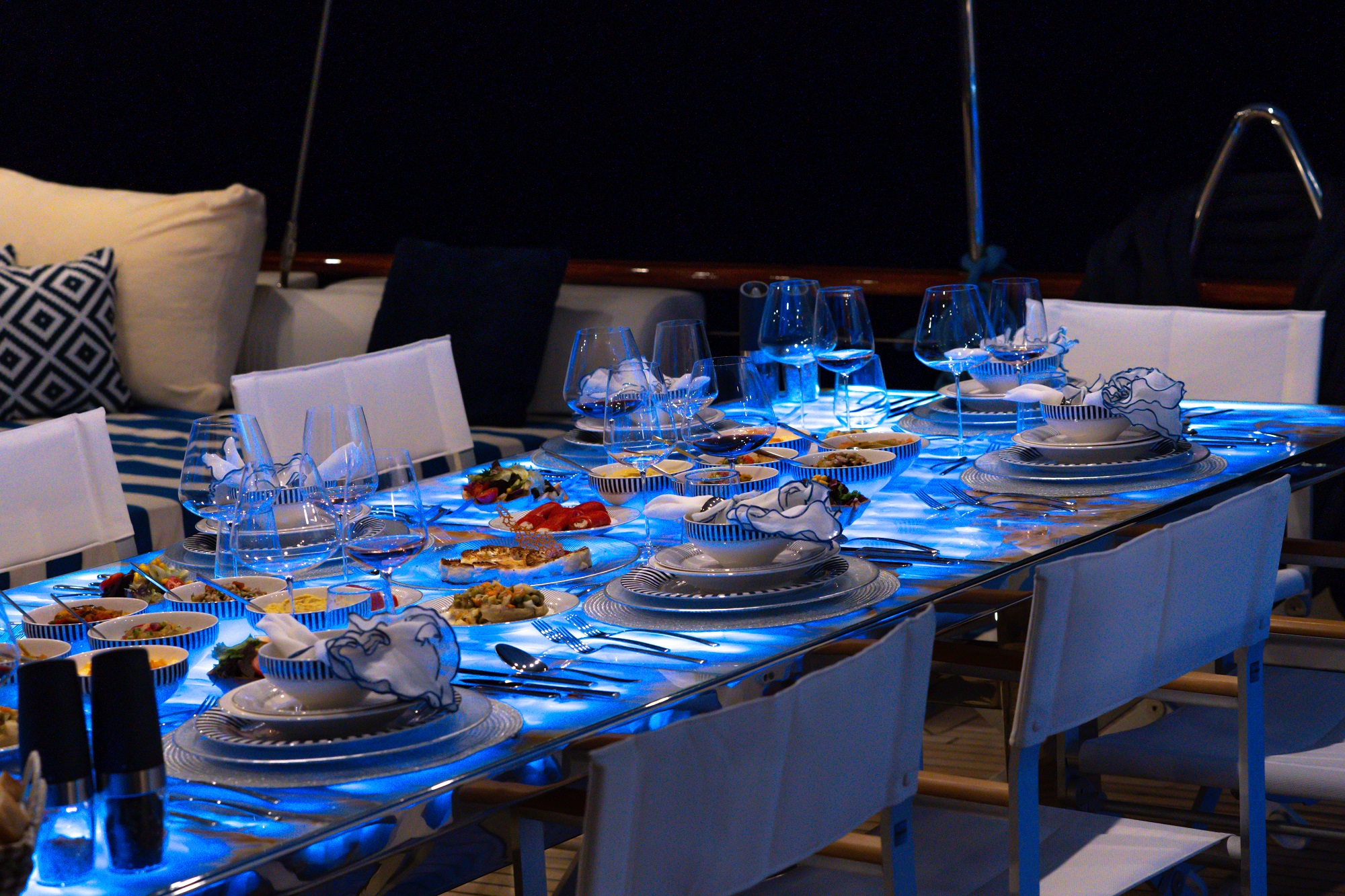 270 Al fresco dining - illuminated table at night.jpg