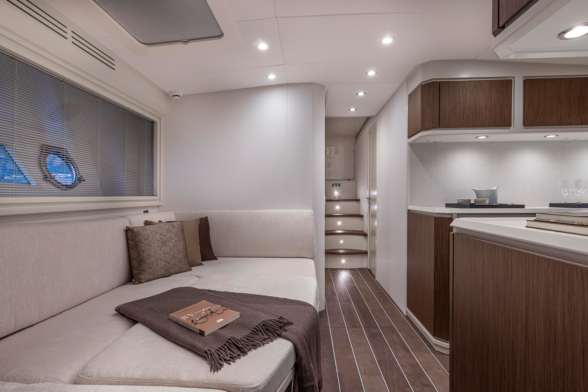 3.0 Lower deck salon.jpg