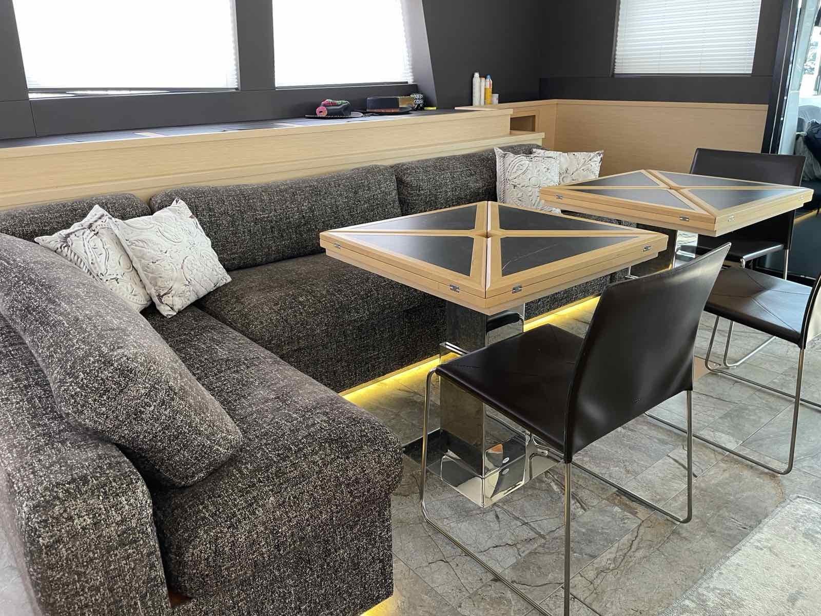 3.1 Comfortable main salon.jpg