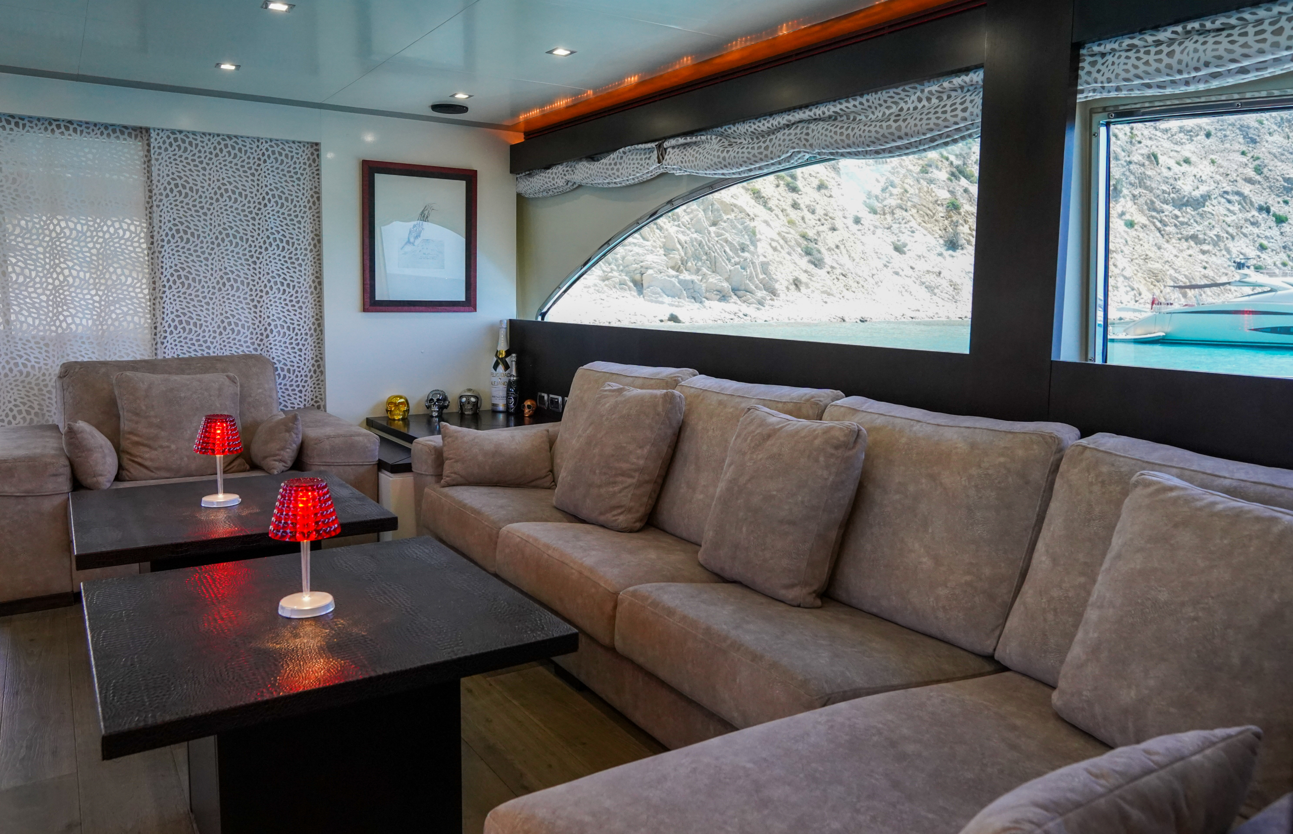 3.2 Comfortable salon sofa.jpg