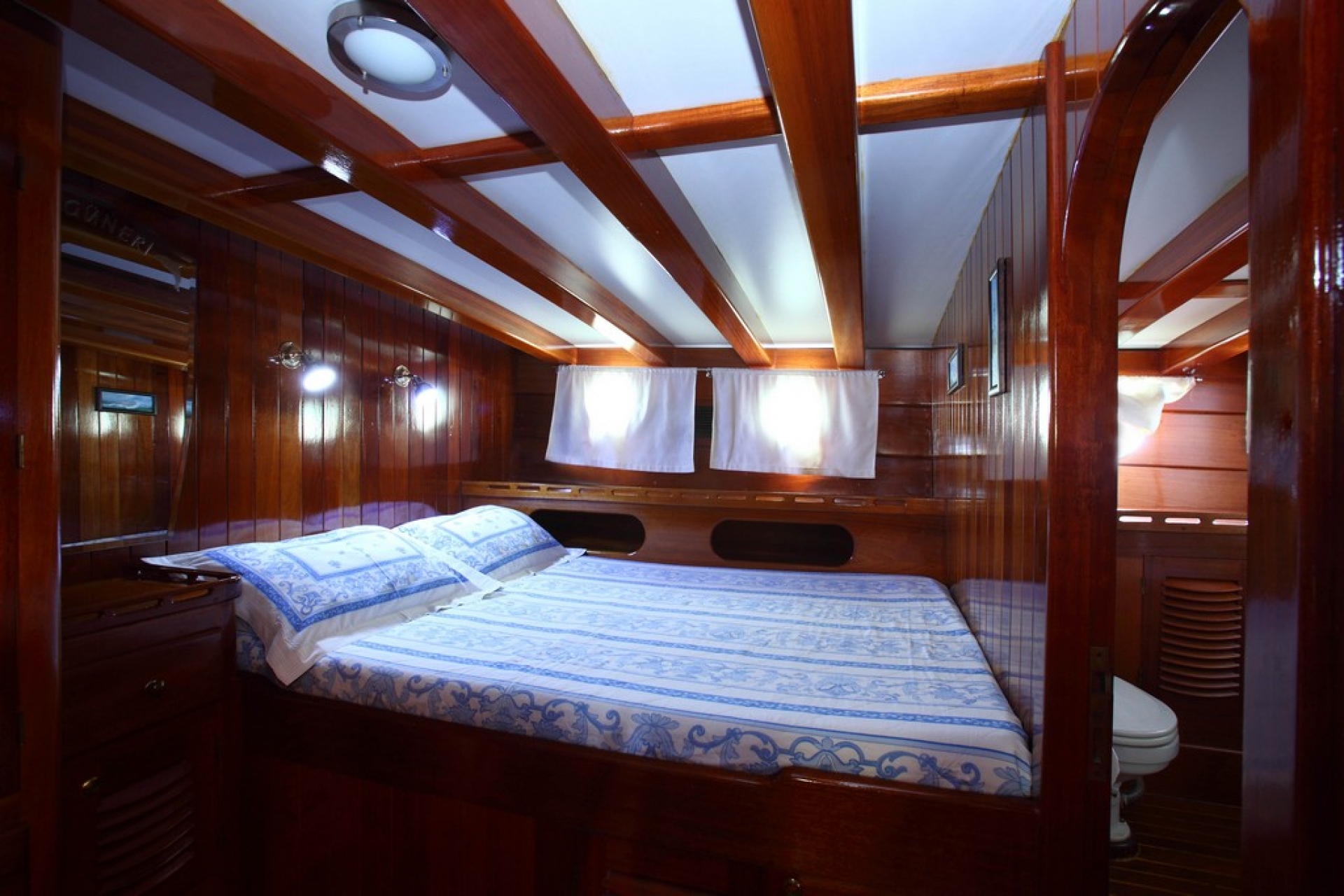 3.2 Double cabin.jpg