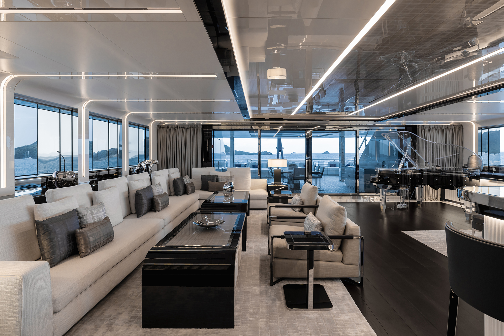3.3 Bridge deck salon view aft.jpg