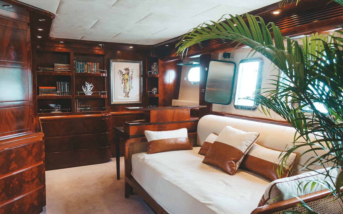 3.4 Master suite connecting lounge.jpg