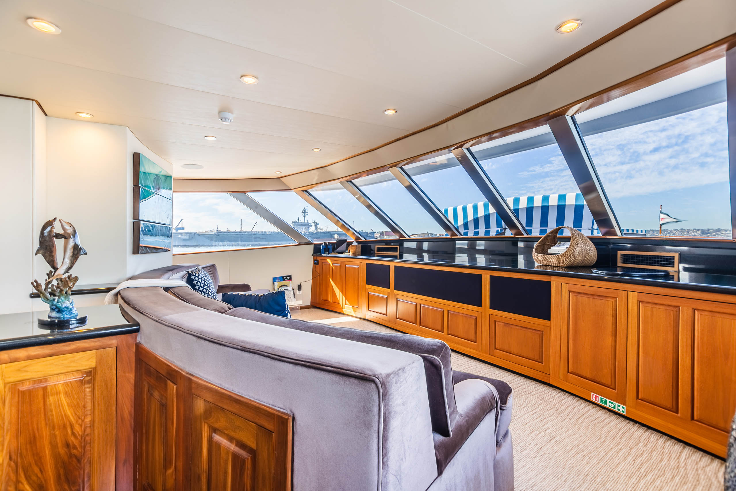 3.5 Forward lounge alternative view.jpg