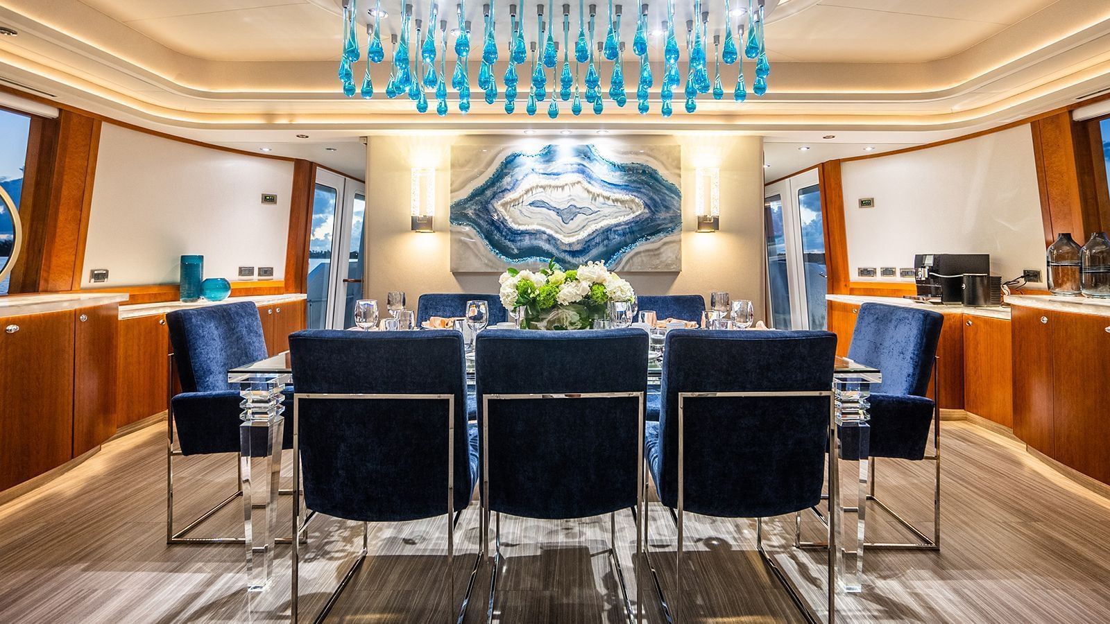 3.6 Main salon dining view forward.jpg
