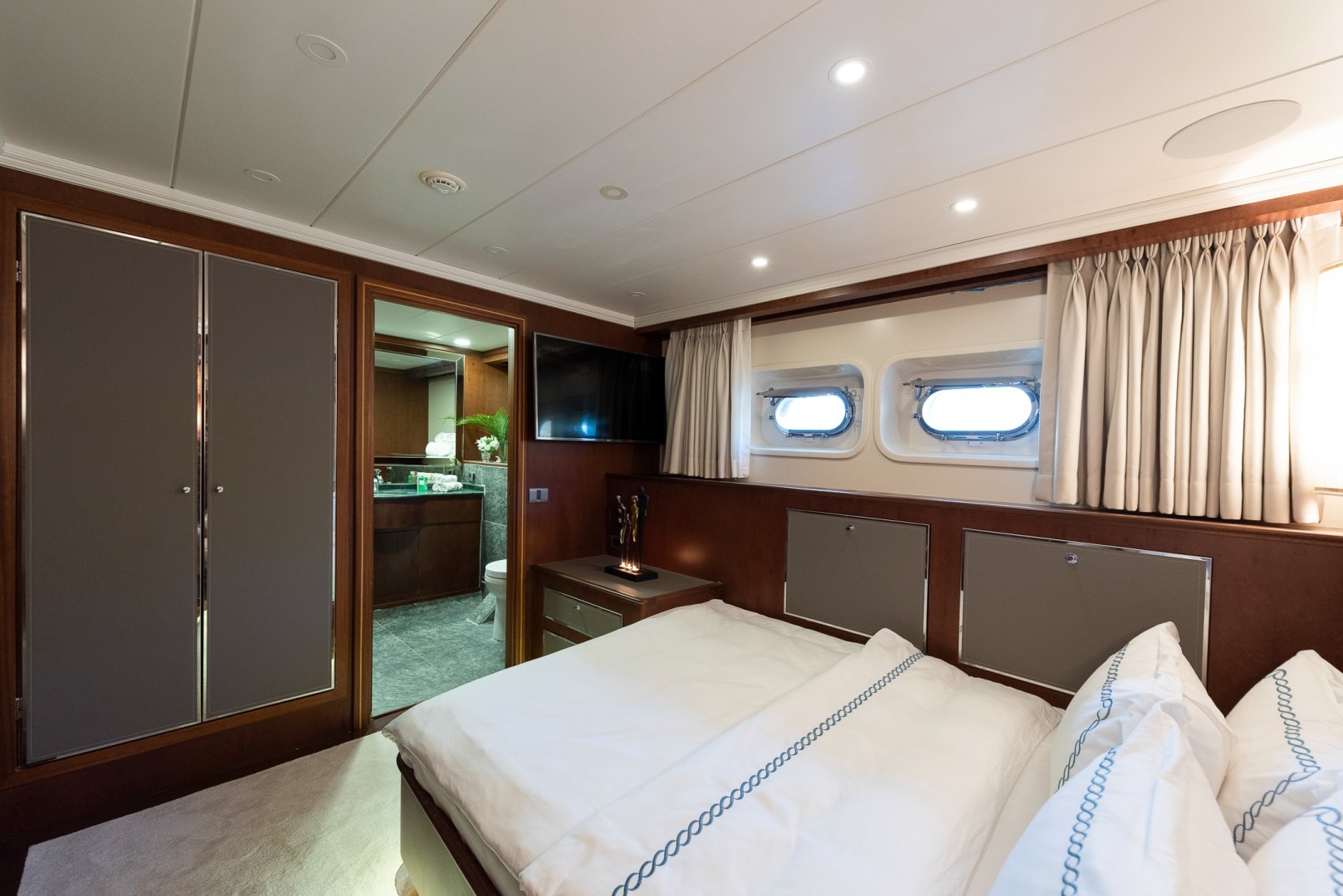 3.7 Double suite.jpg