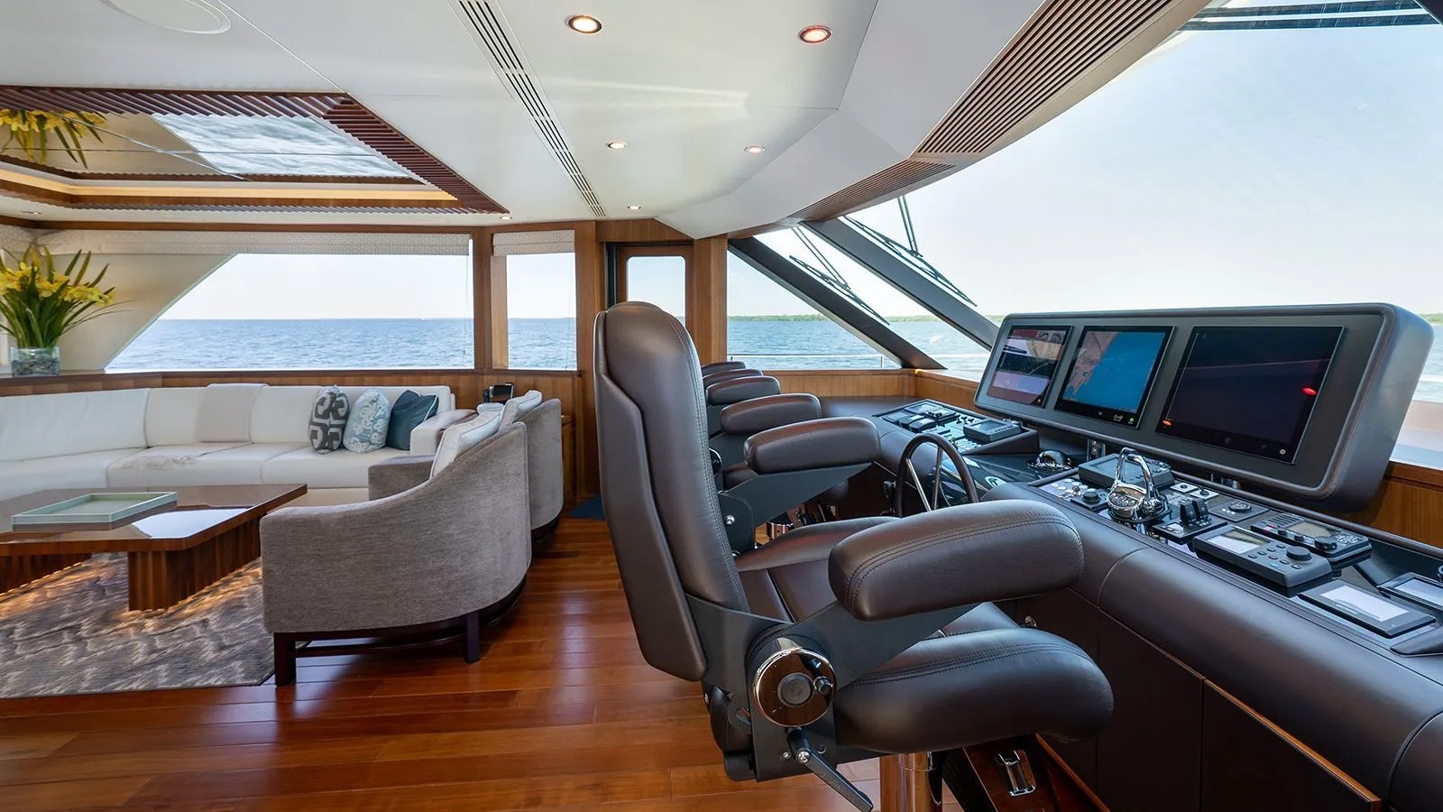 3.7 Helm station in sky lounge.jpg