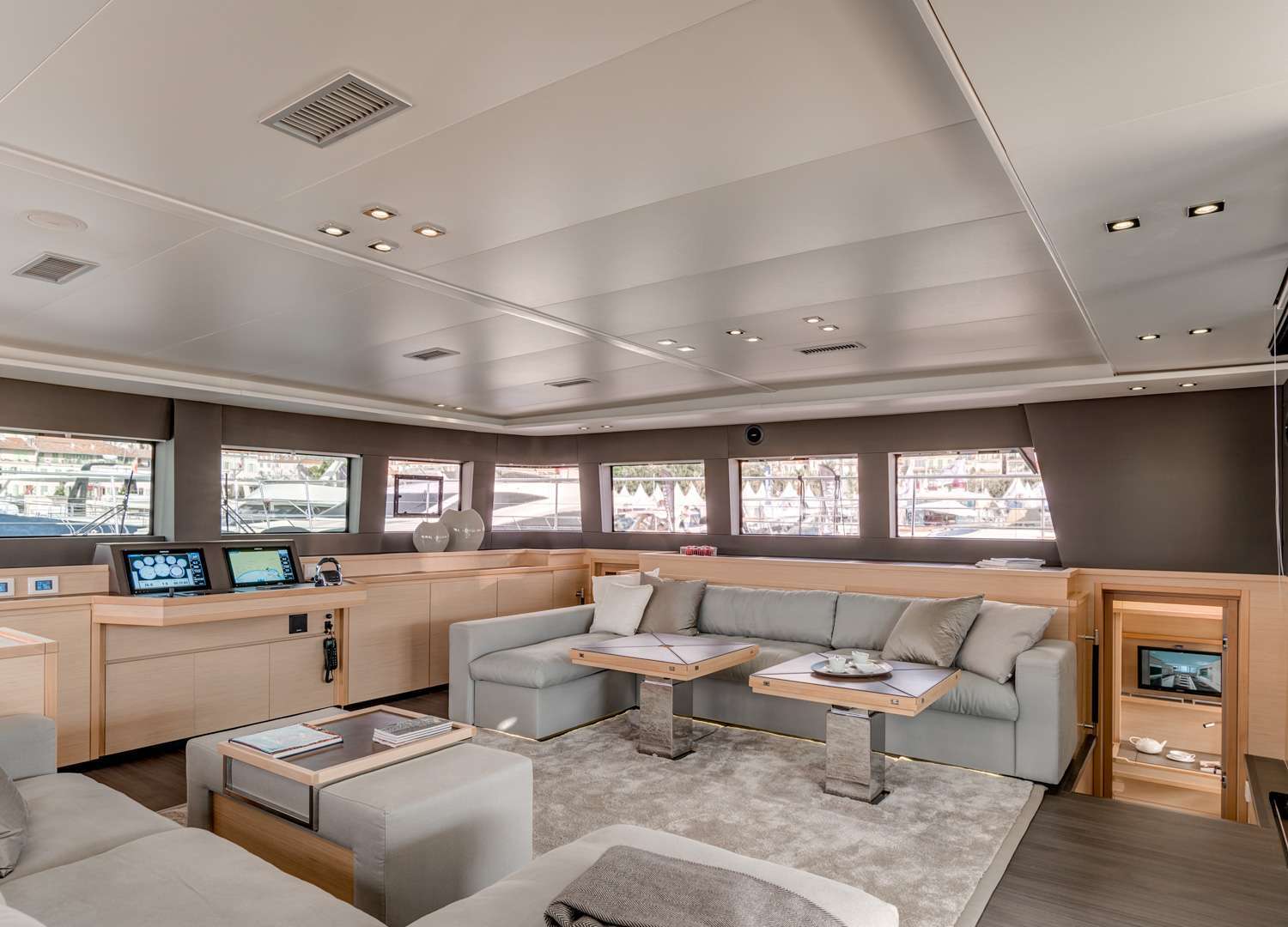 301 Motor Catamaran ULTRA 64 Main Salon.jpg