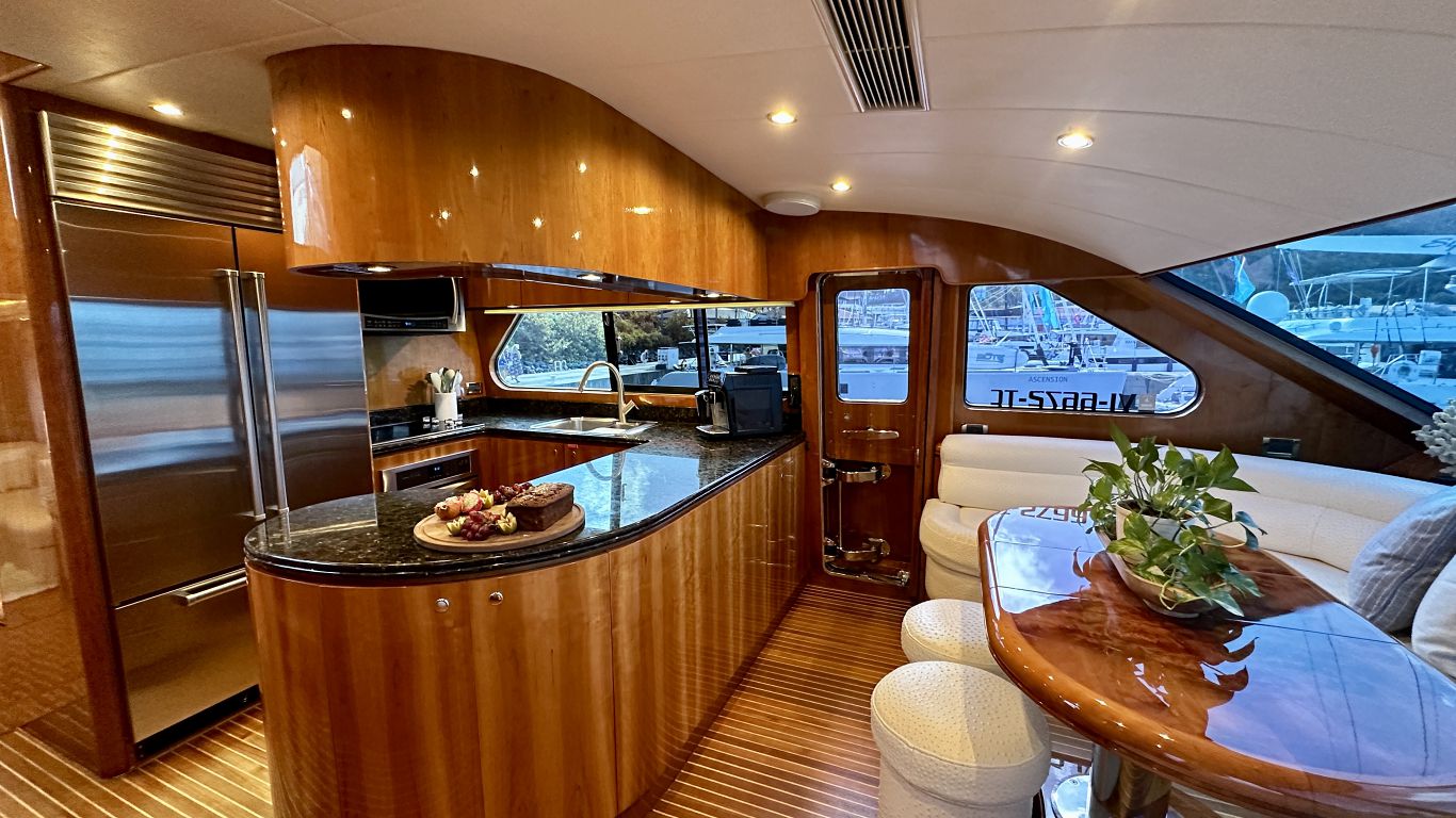 302 Dining and Galley.jpg