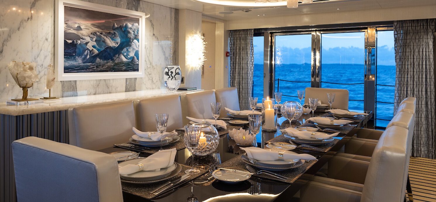 302 Interior dining salon.jpg