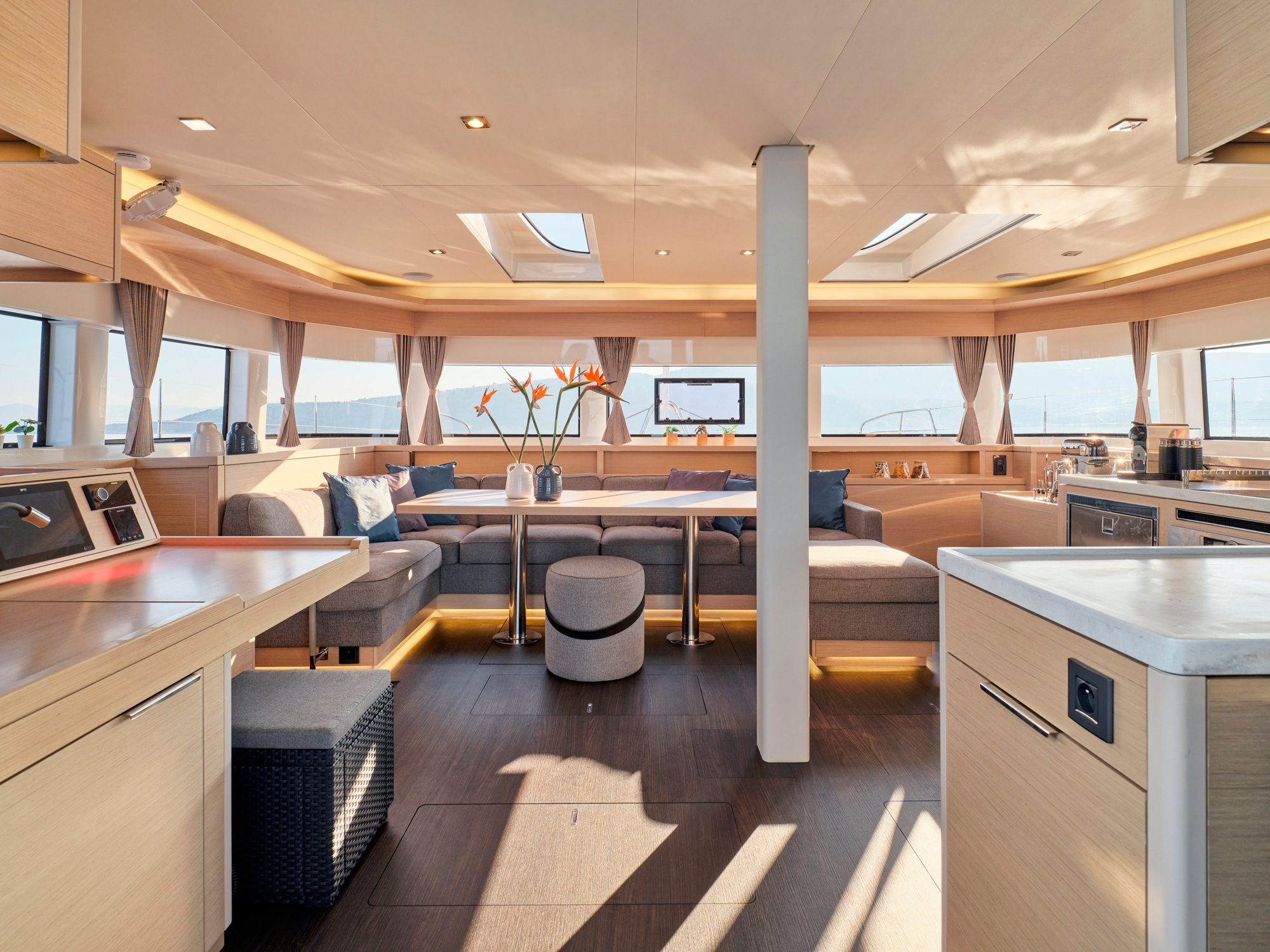 302 Main deck interior.jpg