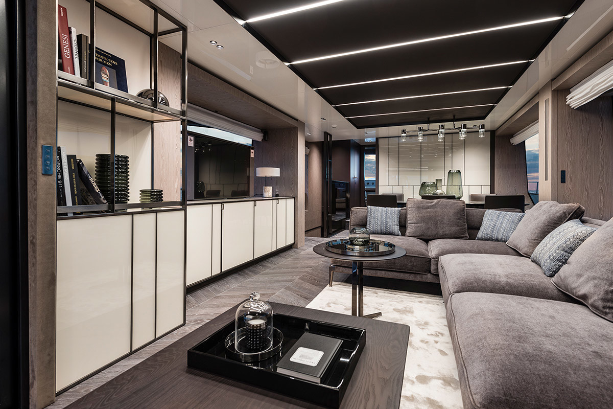 302 Main salon aft view forward.jpg