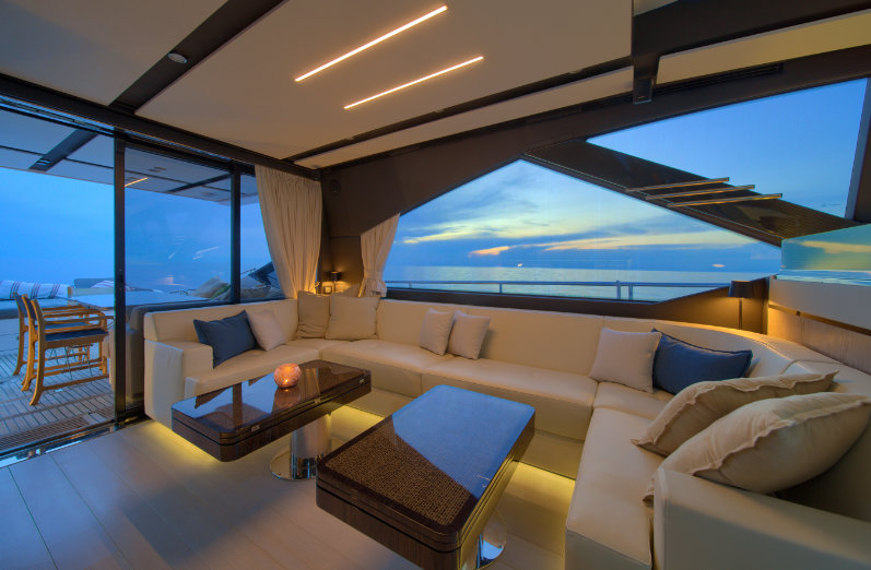 302 Main salon lounge or dining area.jpg