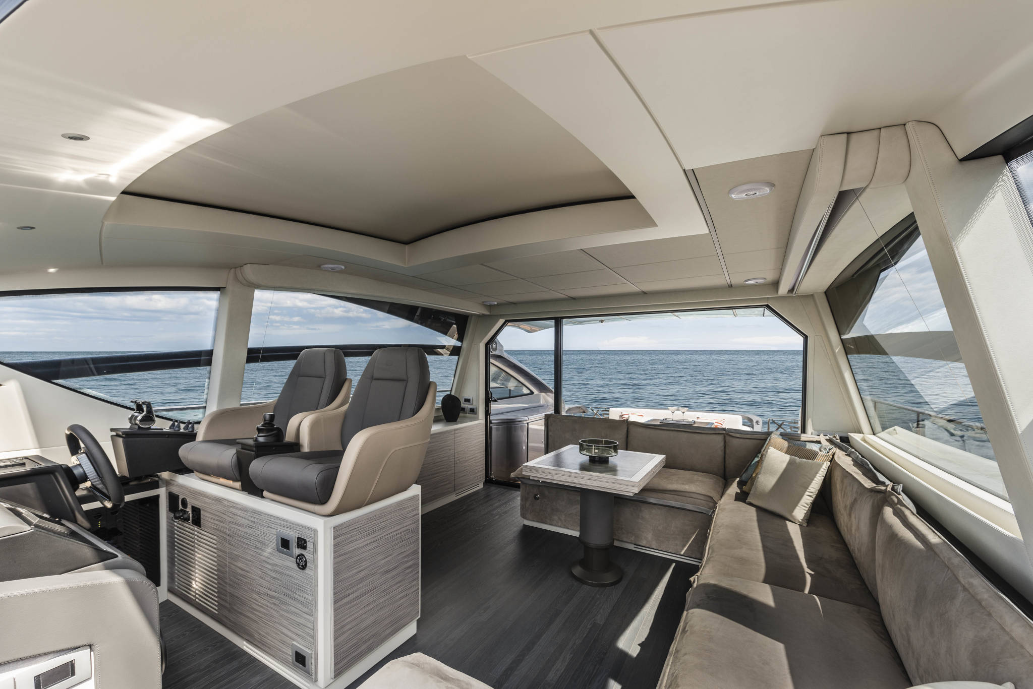 302 Main salon view aft.jpg
