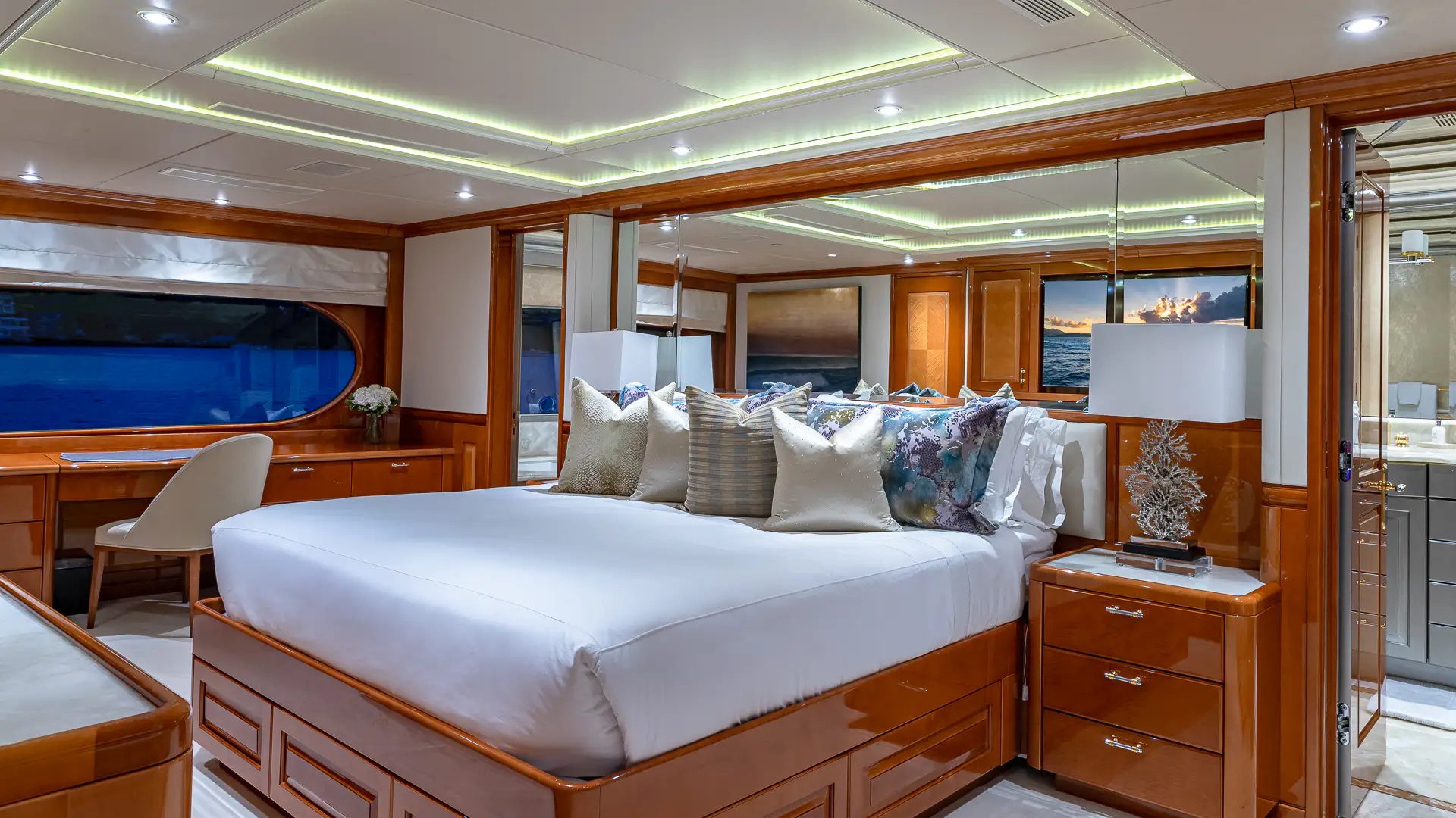 302 Master suite alternative view.jpg