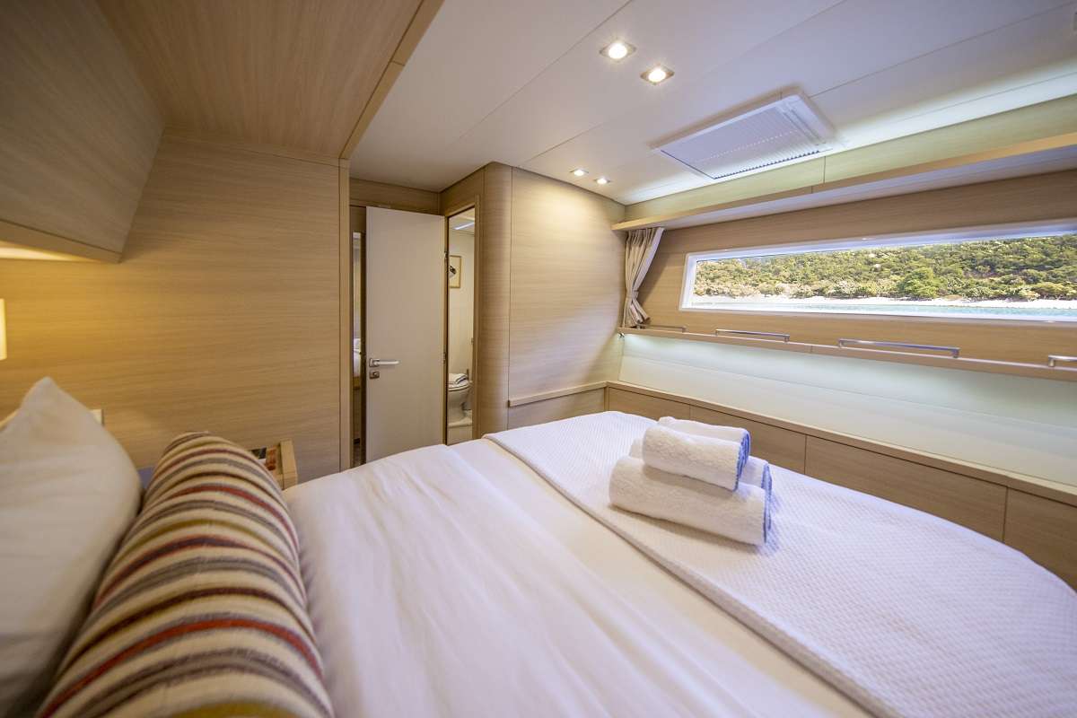 303 Sailing Catamaran NOMADA Cabin.jpg