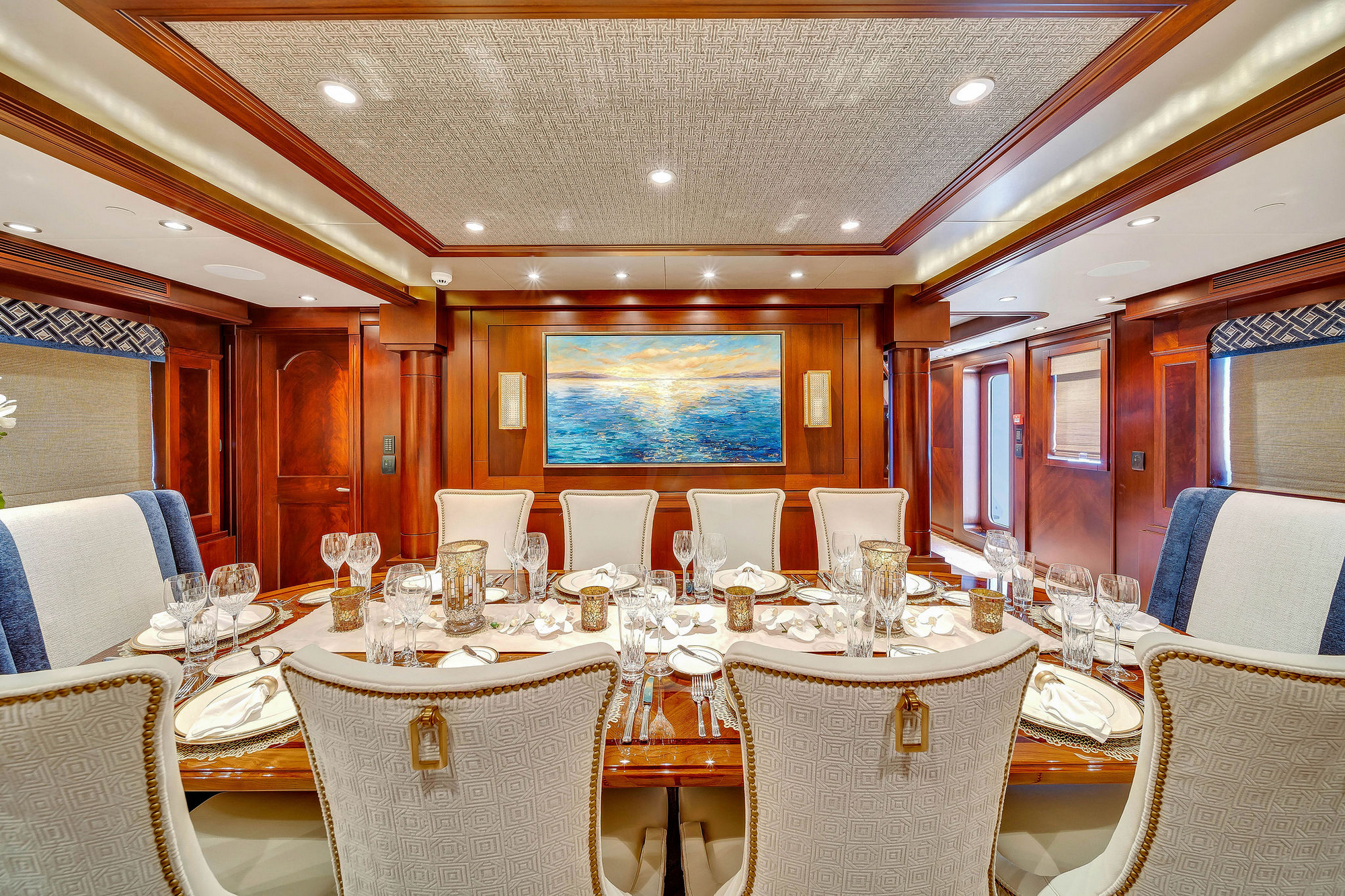 304 Dining room.jpg