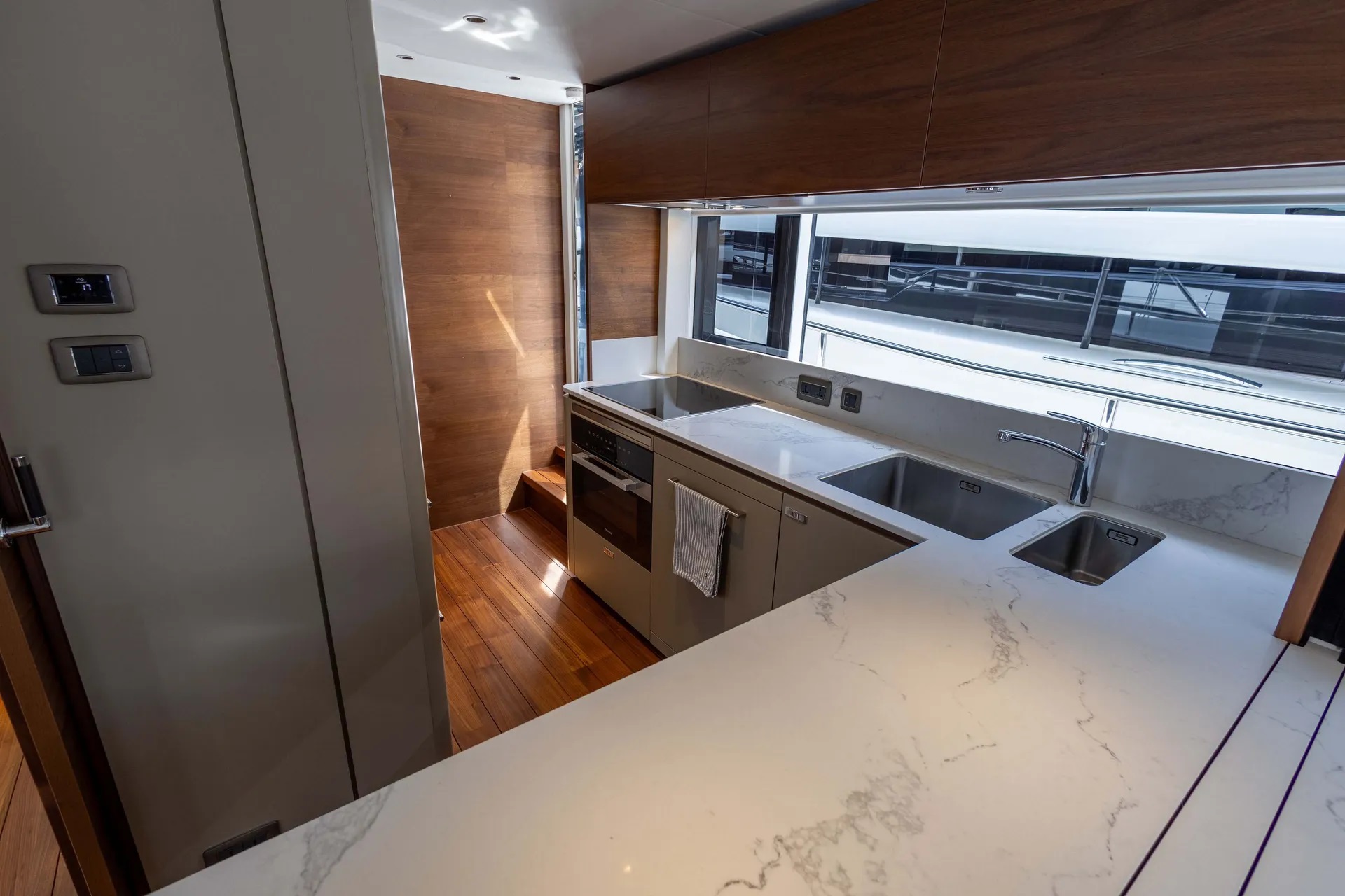 304 Galley.jpg