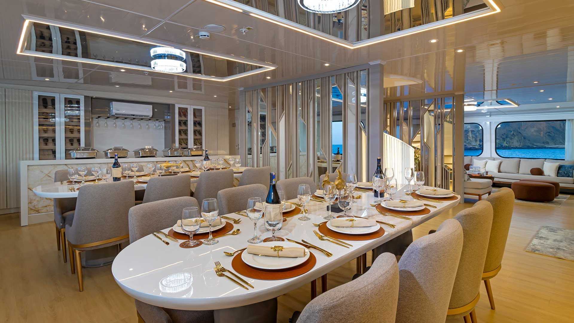 304 Guest dining.jpg
