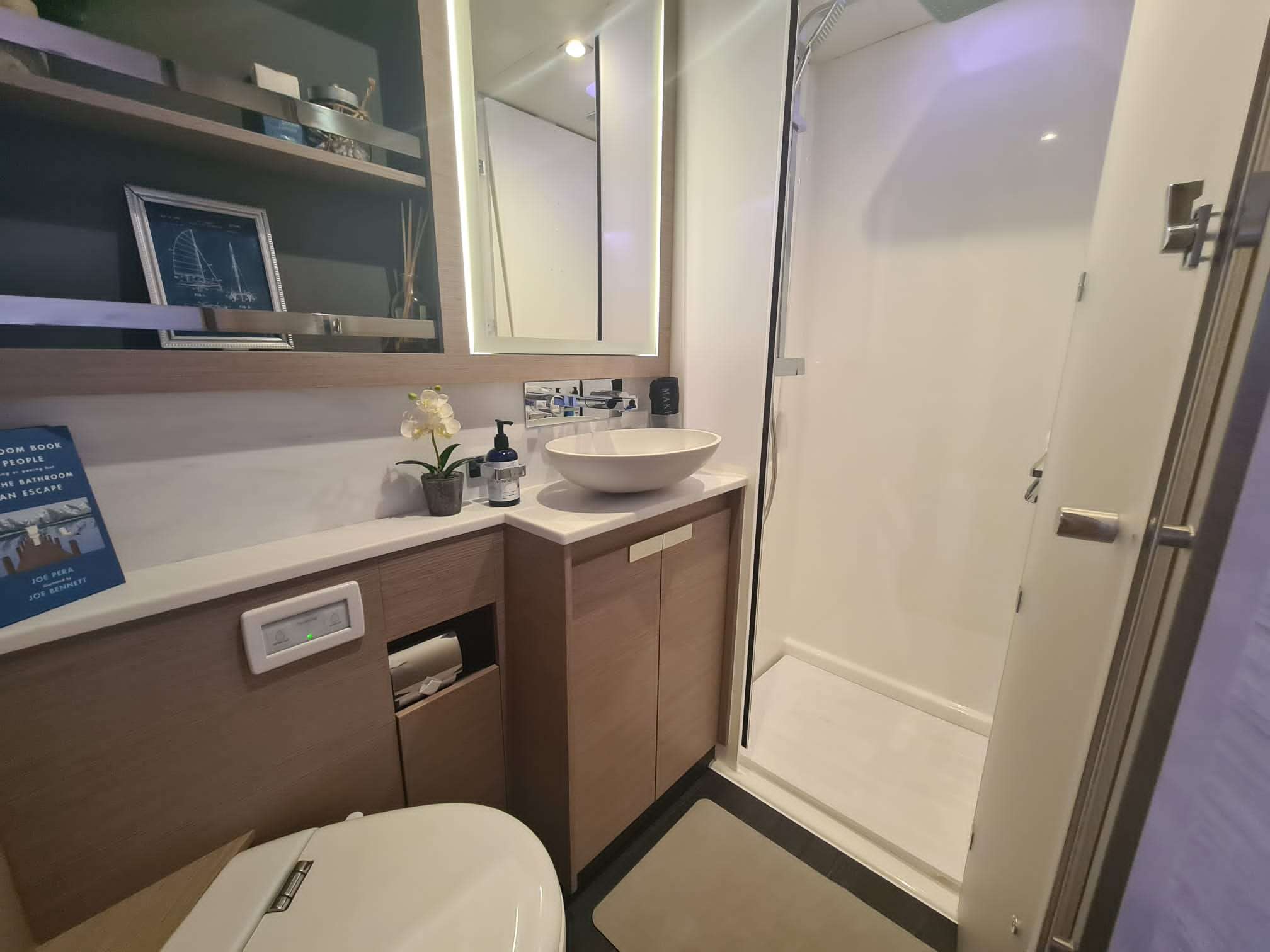 305 MY TY En Suite.jpg