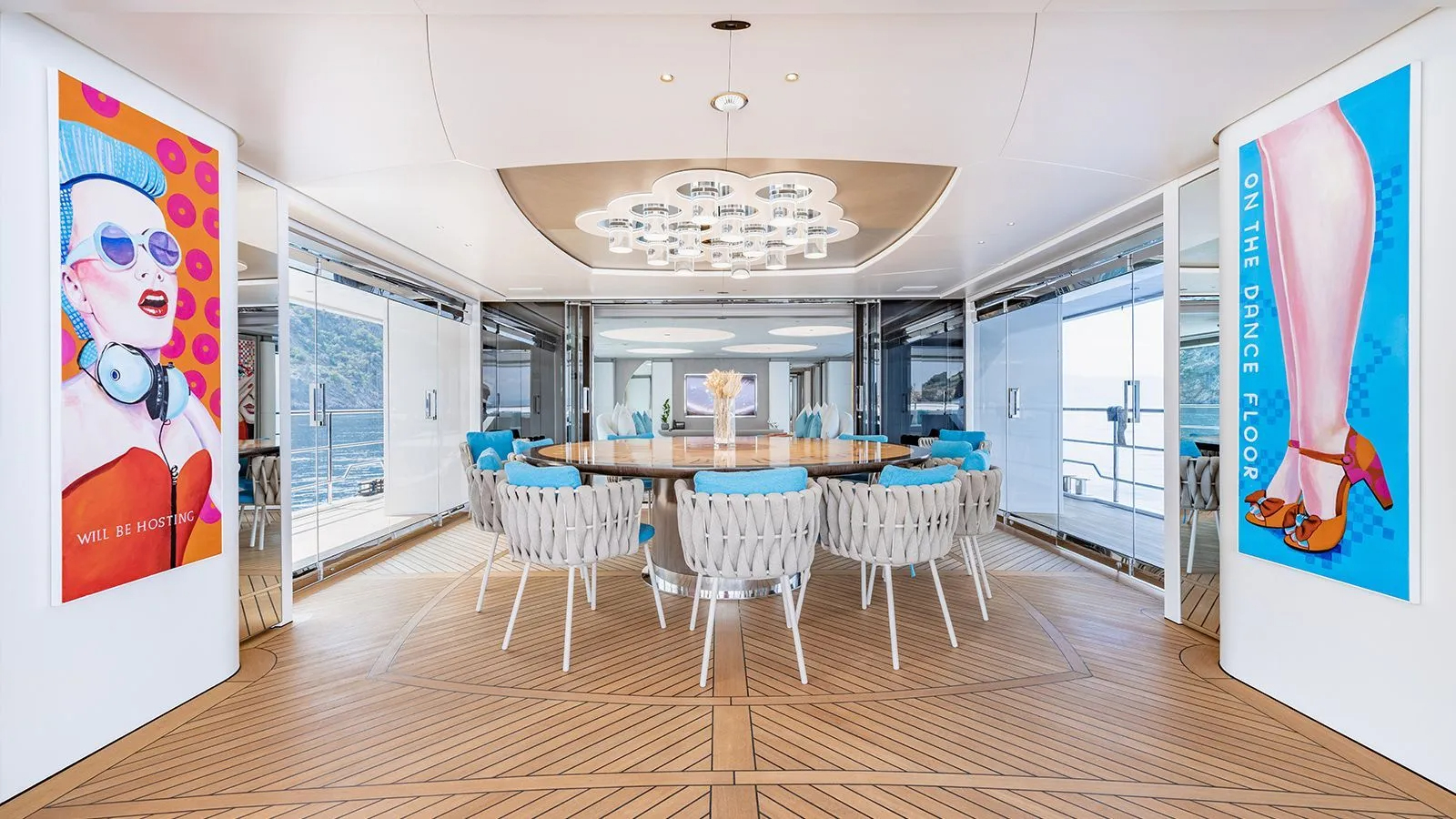 305 Main deck dining.jpg