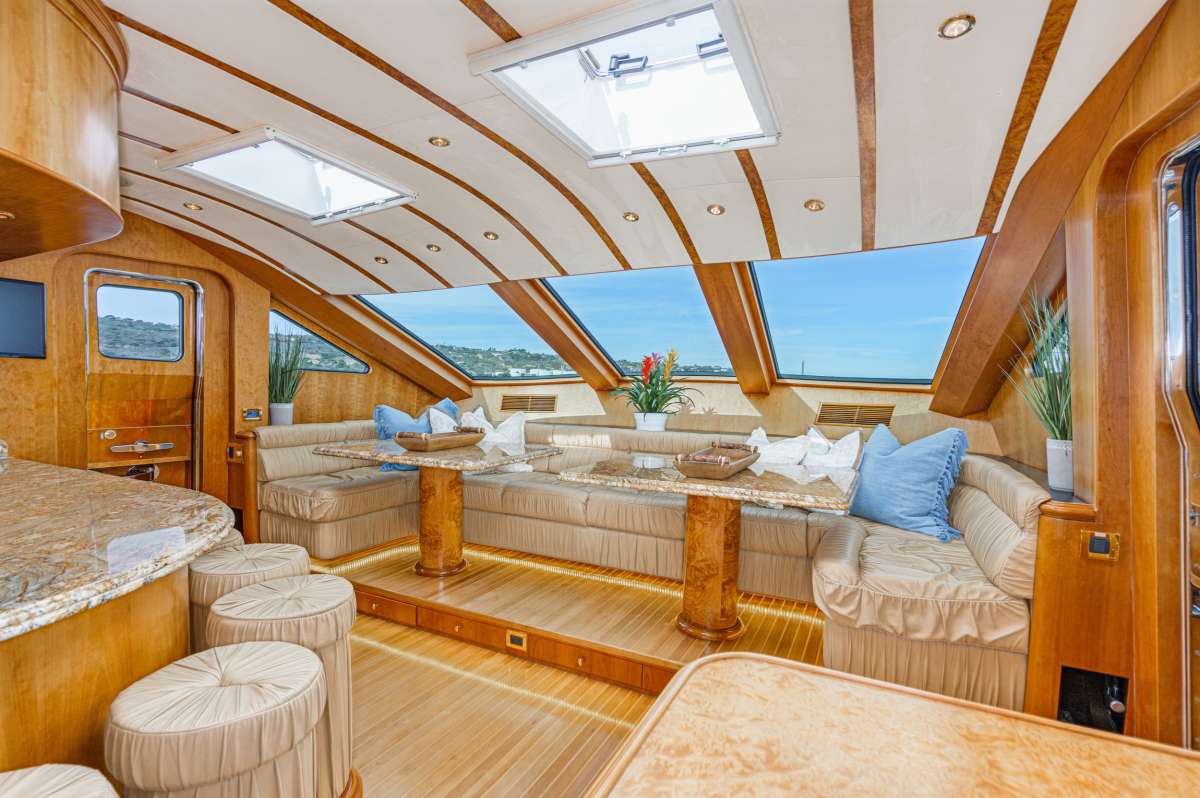 306 Dine in galley.jpg