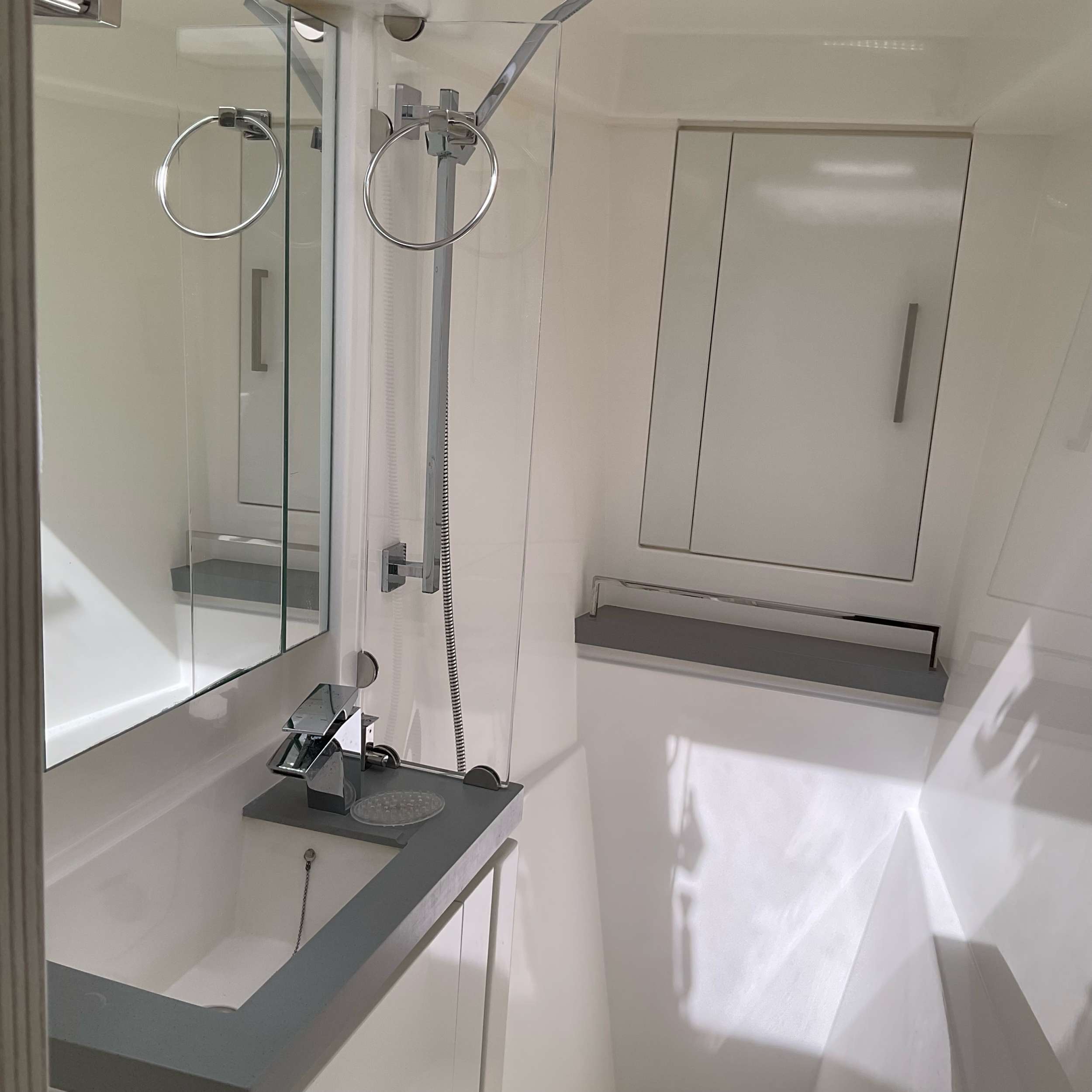 306 Sailing Catamaran RUBY ONE En Suite.jpg