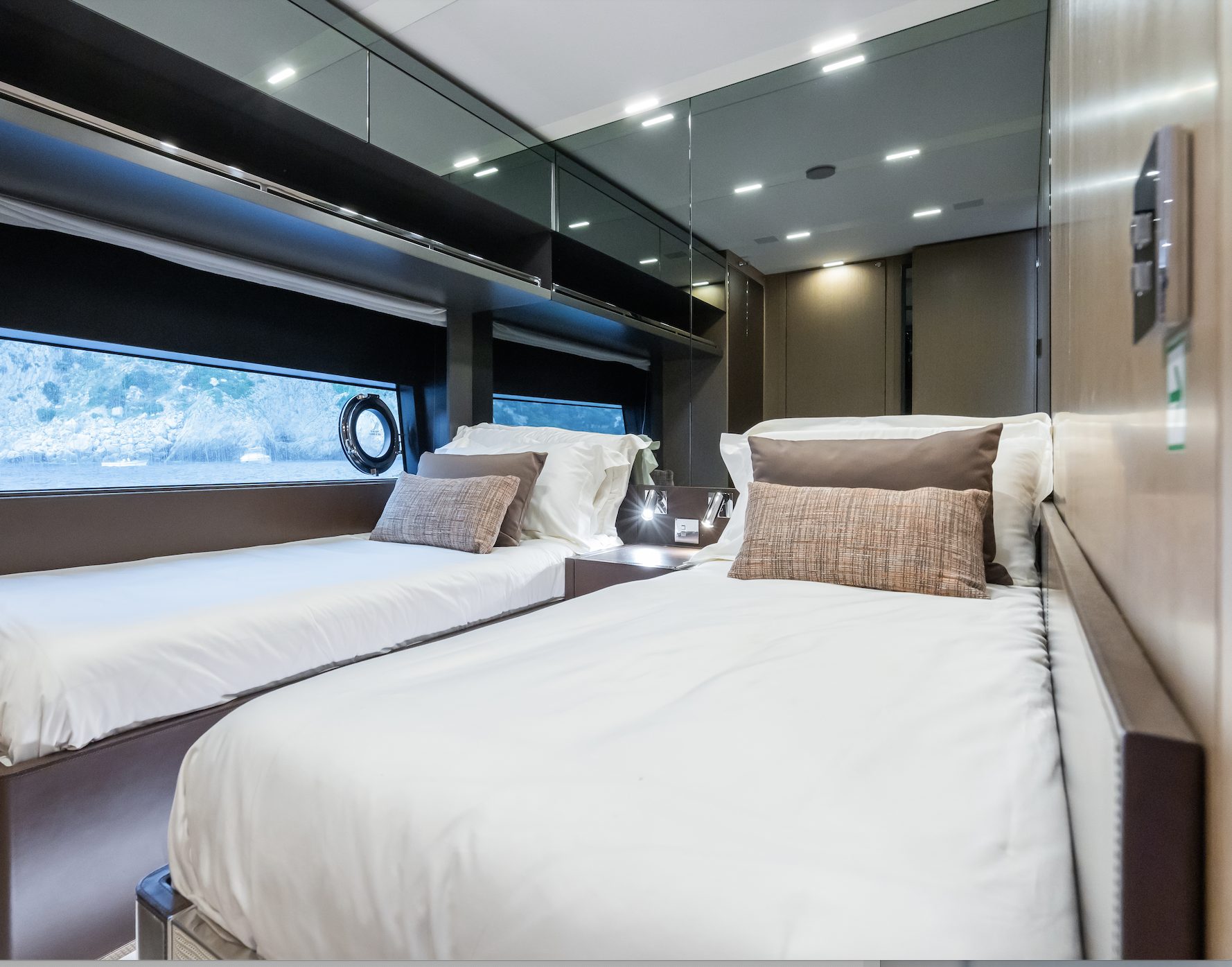 306 Twin suite.jpg