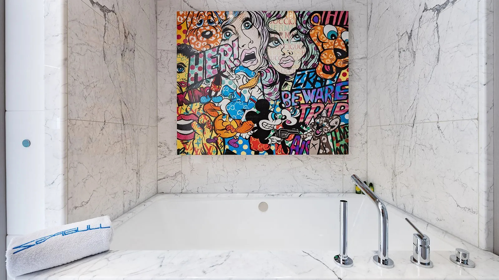 316 Master bathtub.jpg