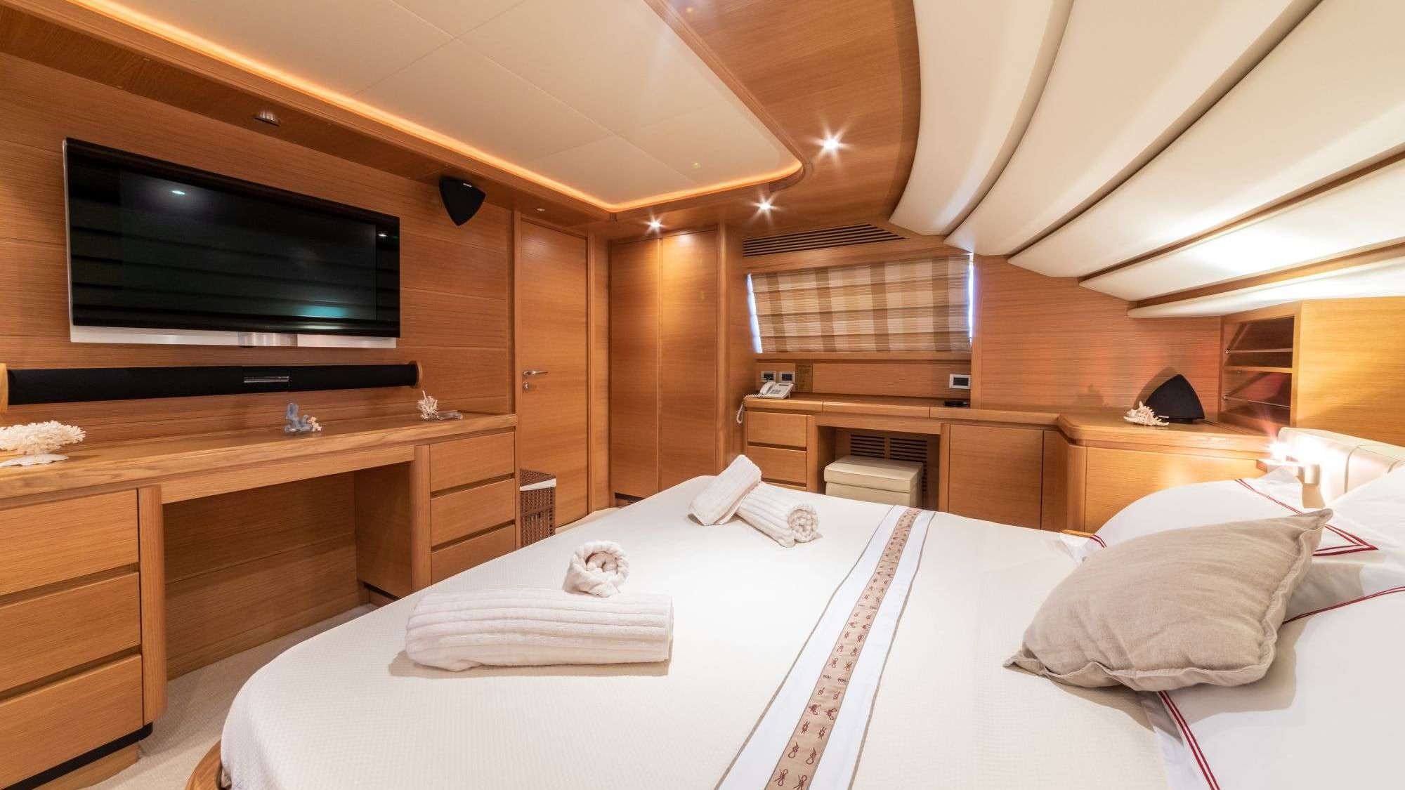 4. guest cabin .jpg