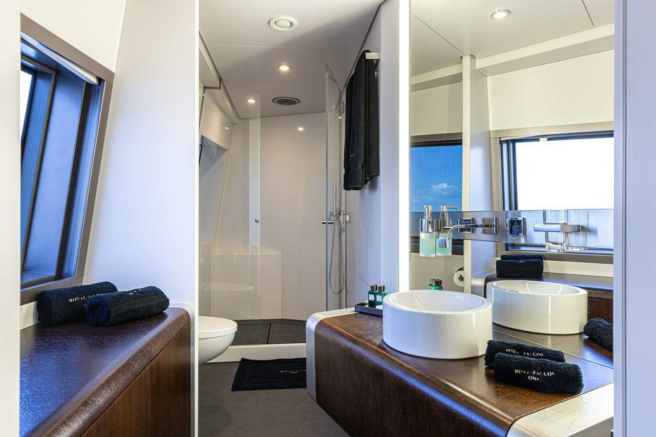 4.10 VIP ensuite.jpg