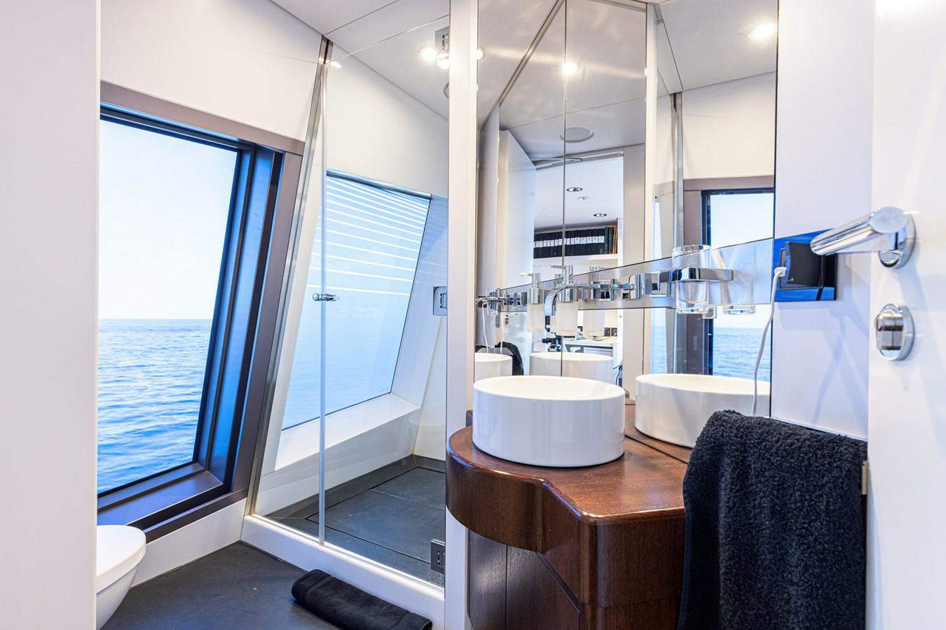 4.11 VIP ensuite.jpg