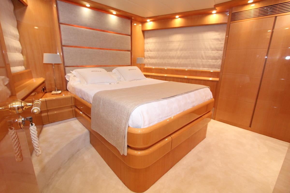 4.2 Double cabin.jpg