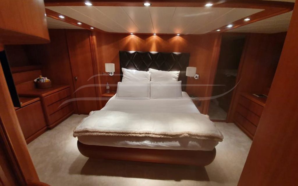 4.2 Luxury double suite.jpg