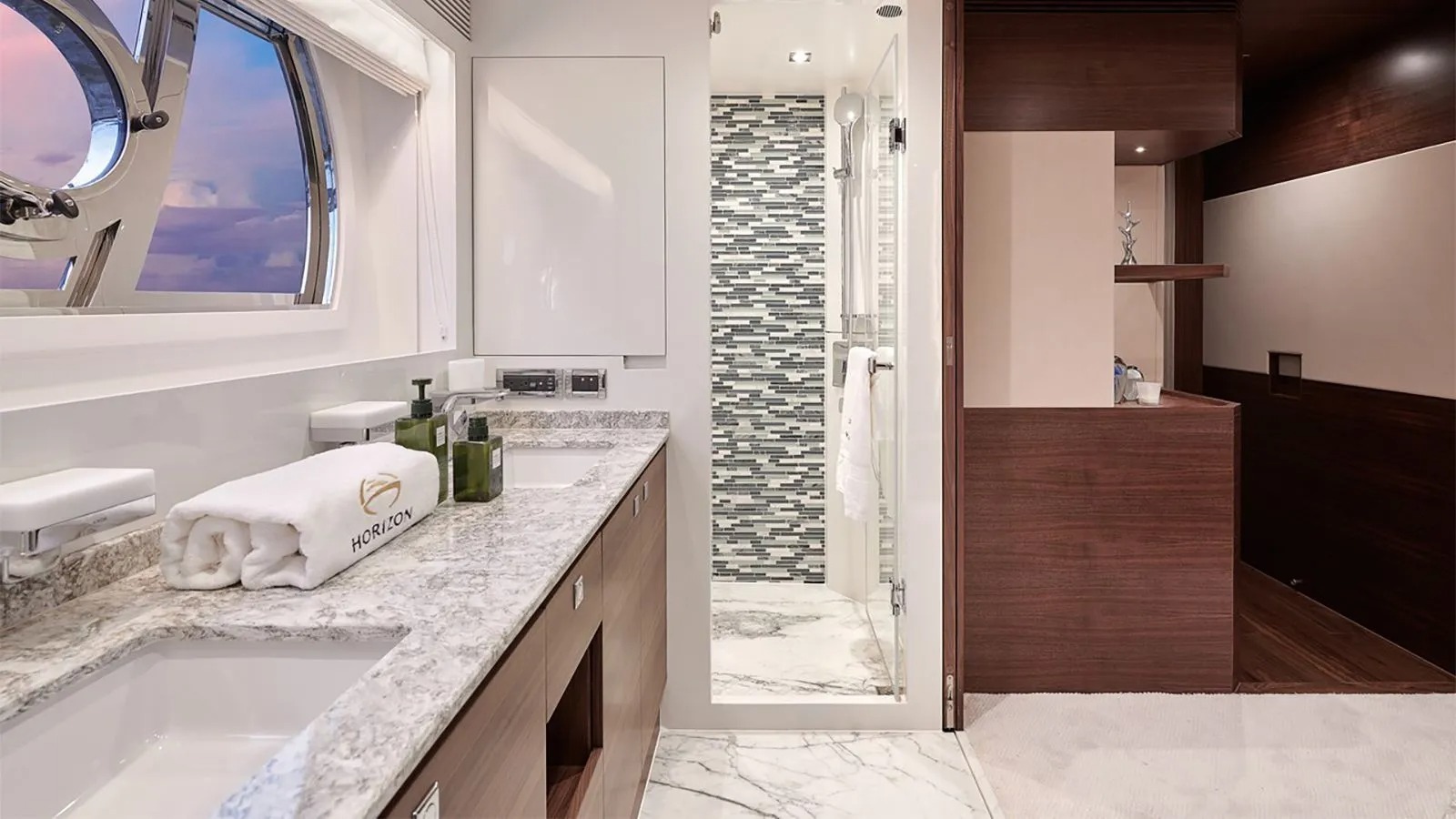 4.2 Luxury ensuite.jpg