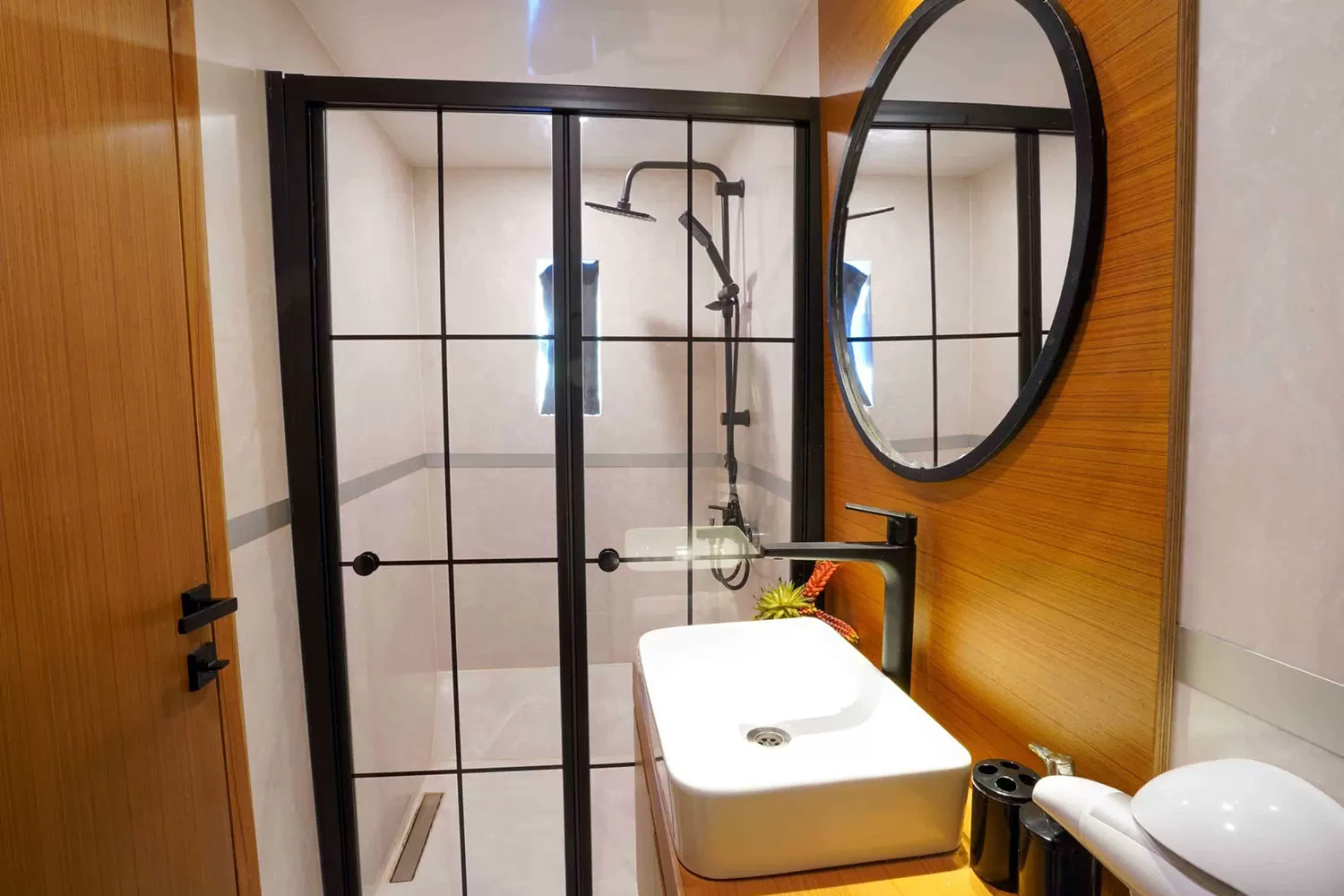 4.2 Master ensuite.png
