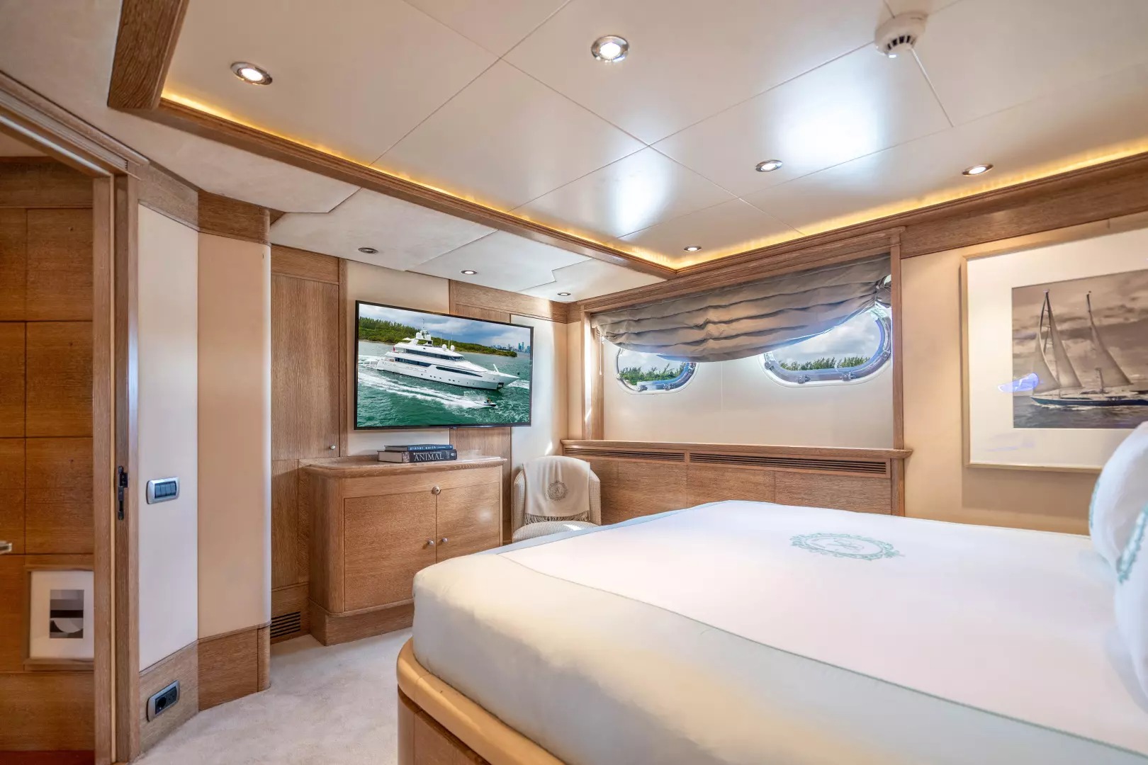 4.3 Double guest suite.jpg