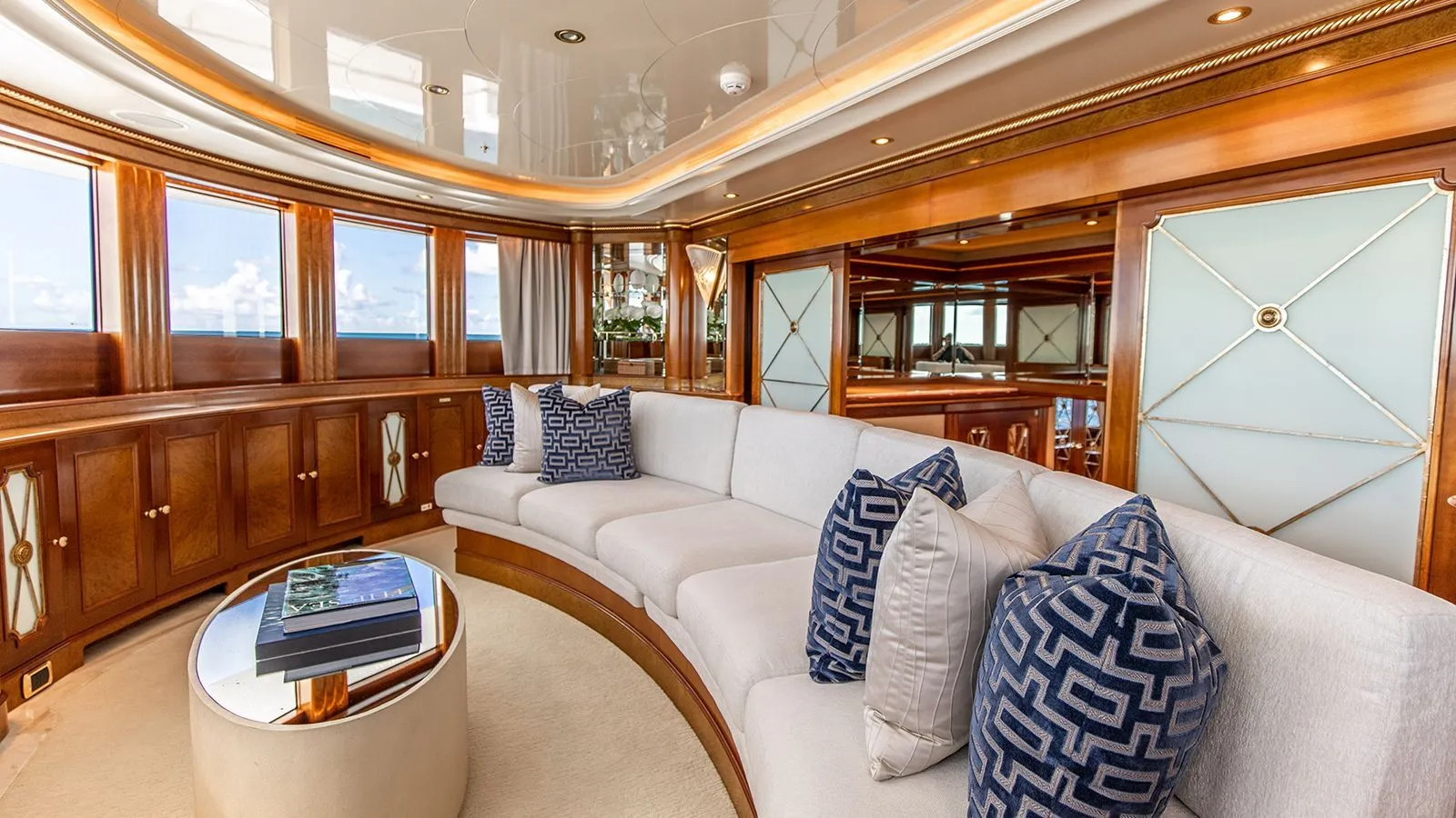 4.3 Master suite lounge.jpg