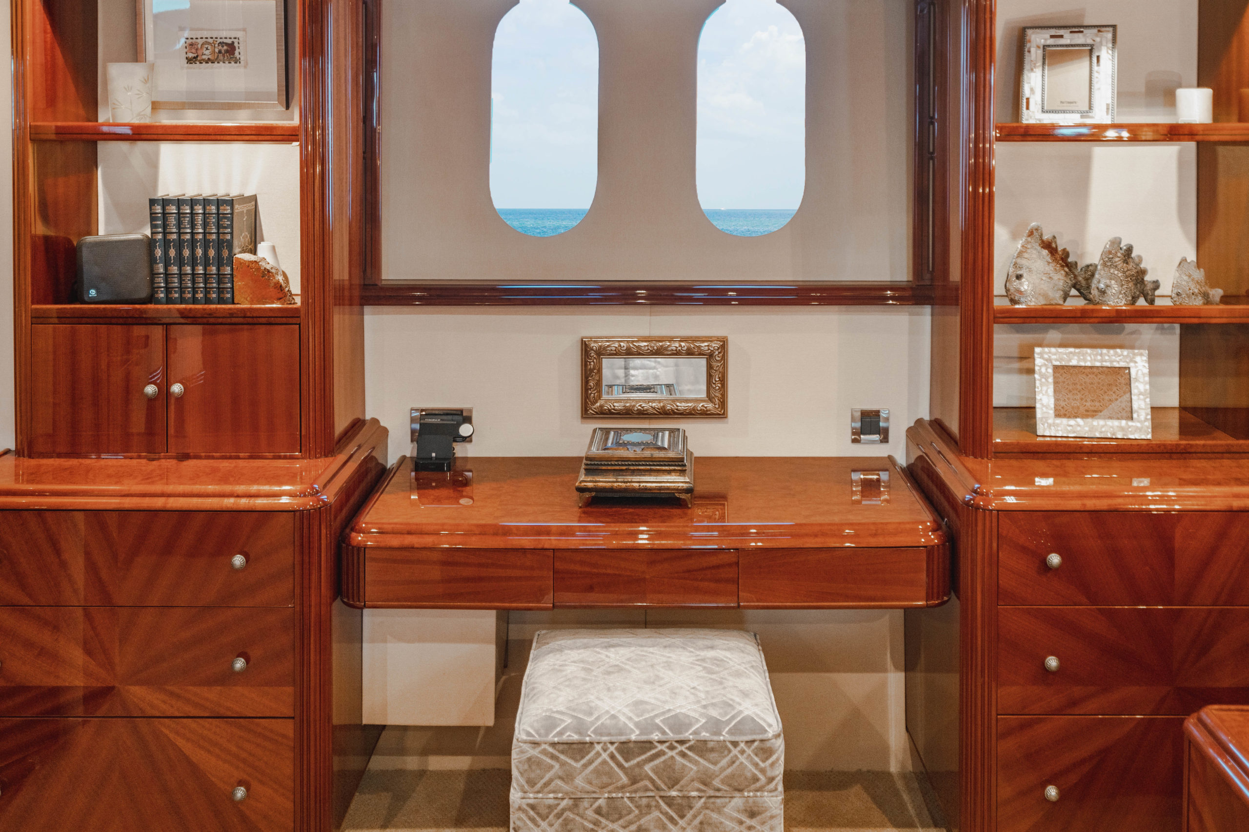 4.3 Master suite vanity.jpg