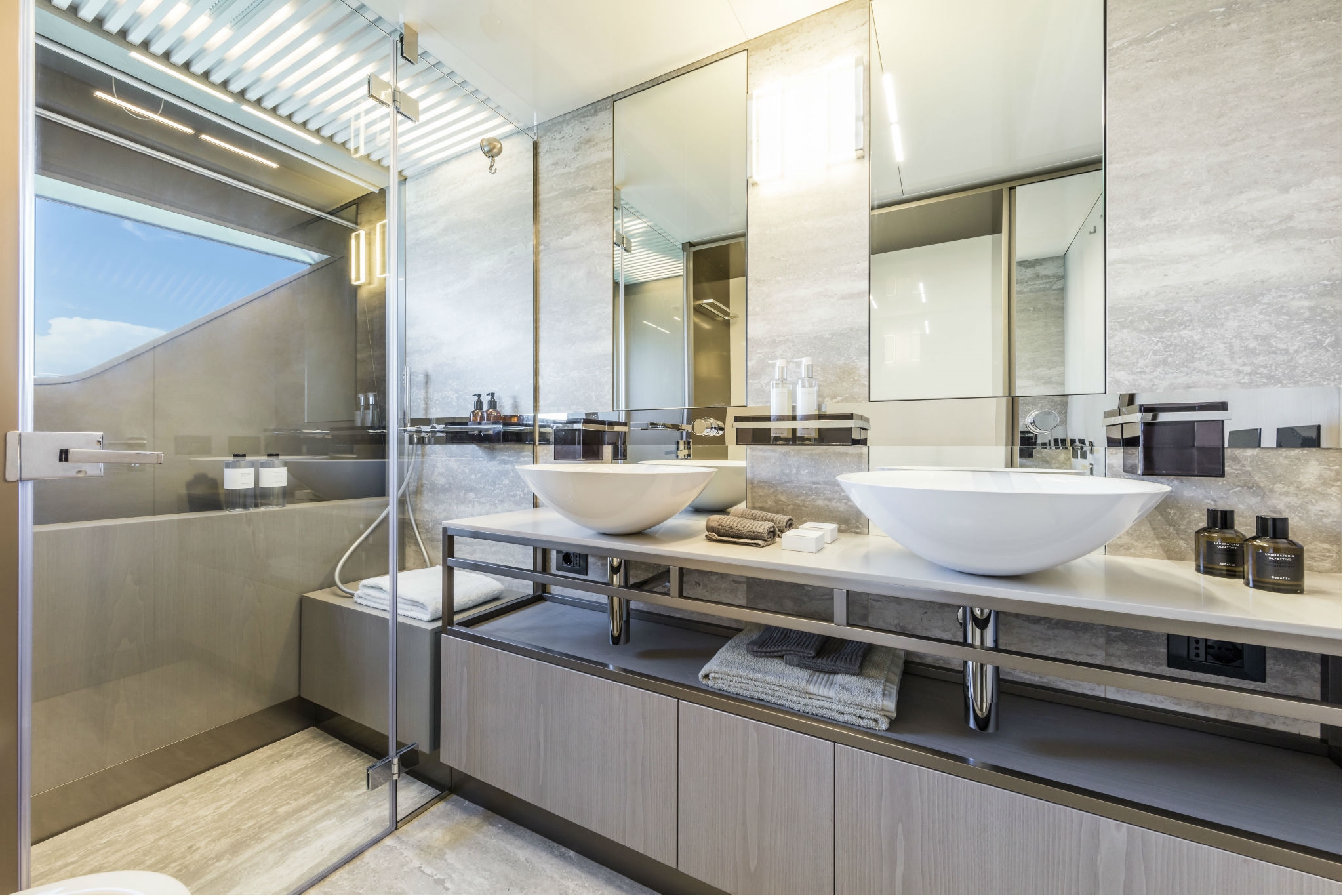 4.4 Stylish bathrooms.jpg