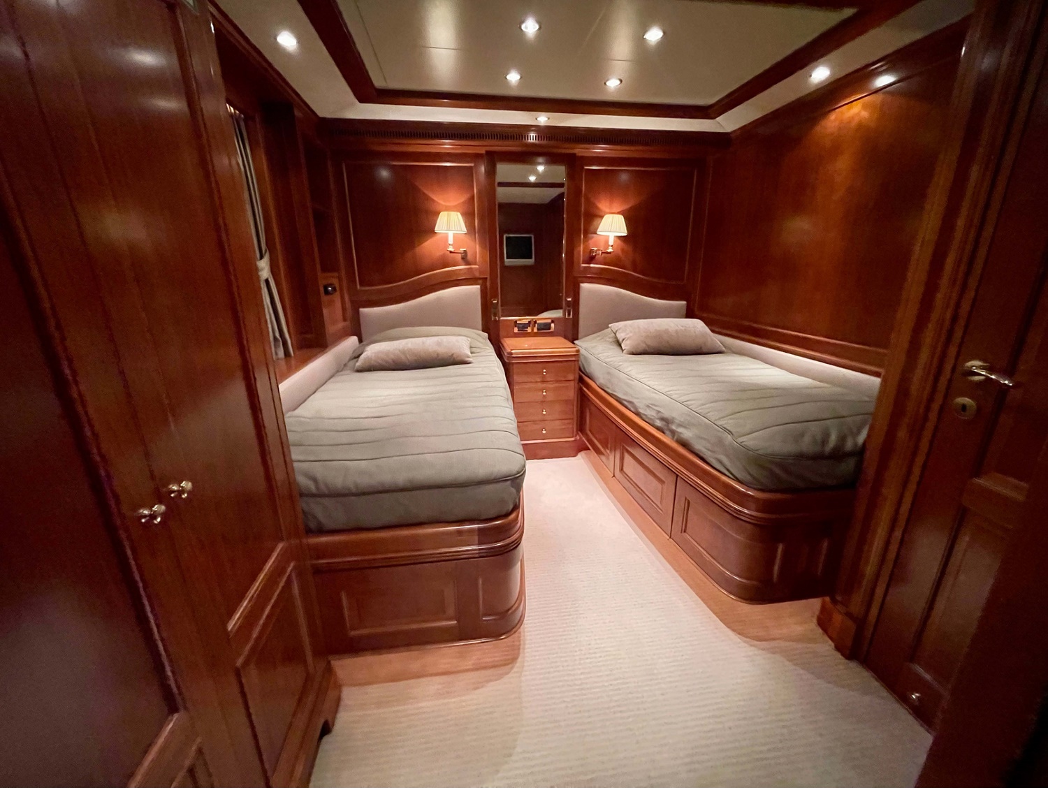 4.4 Twin suite.jpg