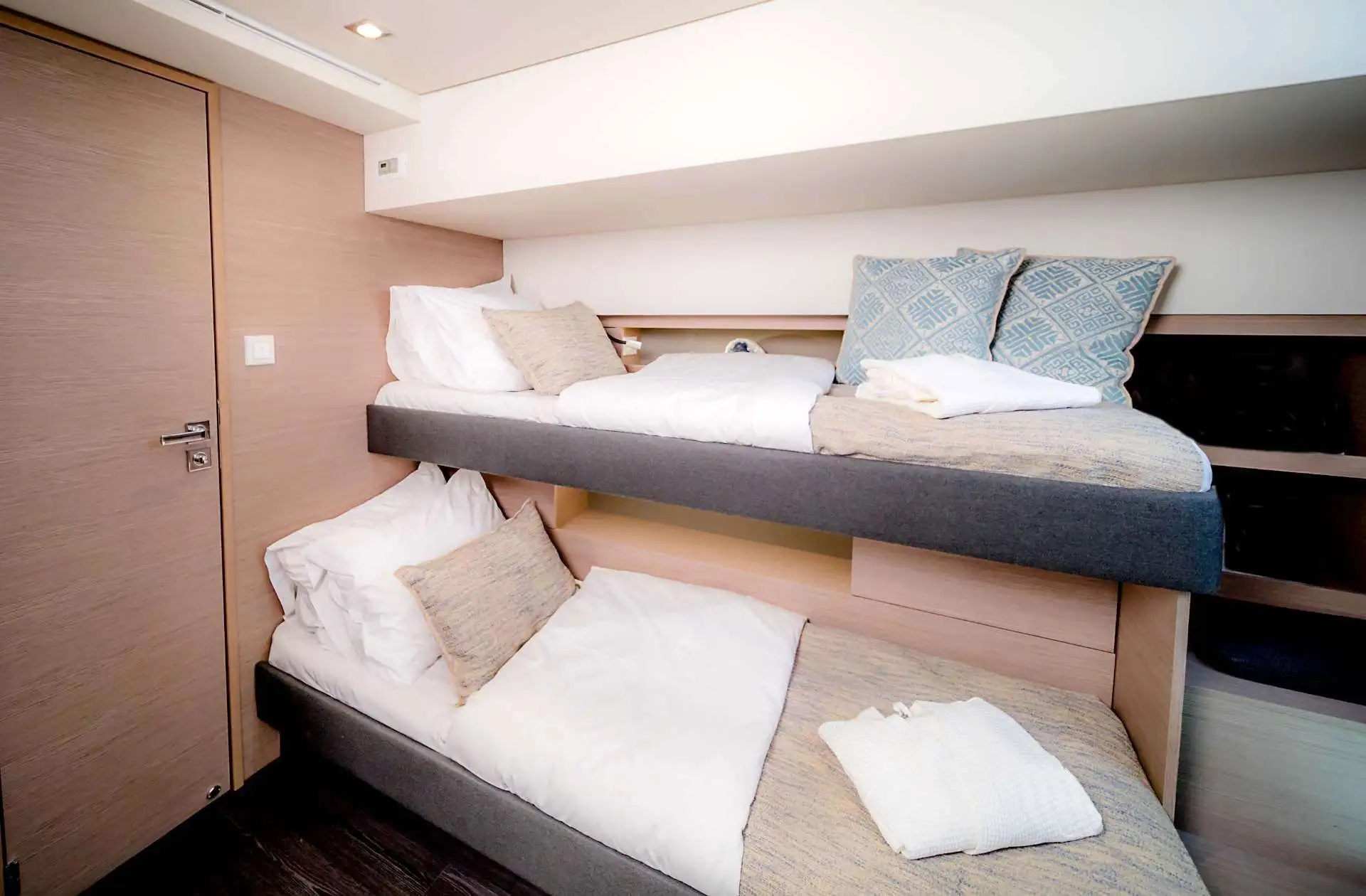 4.4. Twin cabin.jpg
