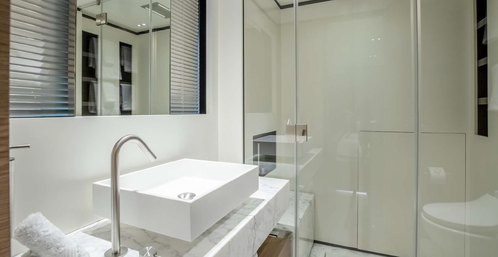 4.6 Twin Cabin en suite.jpg