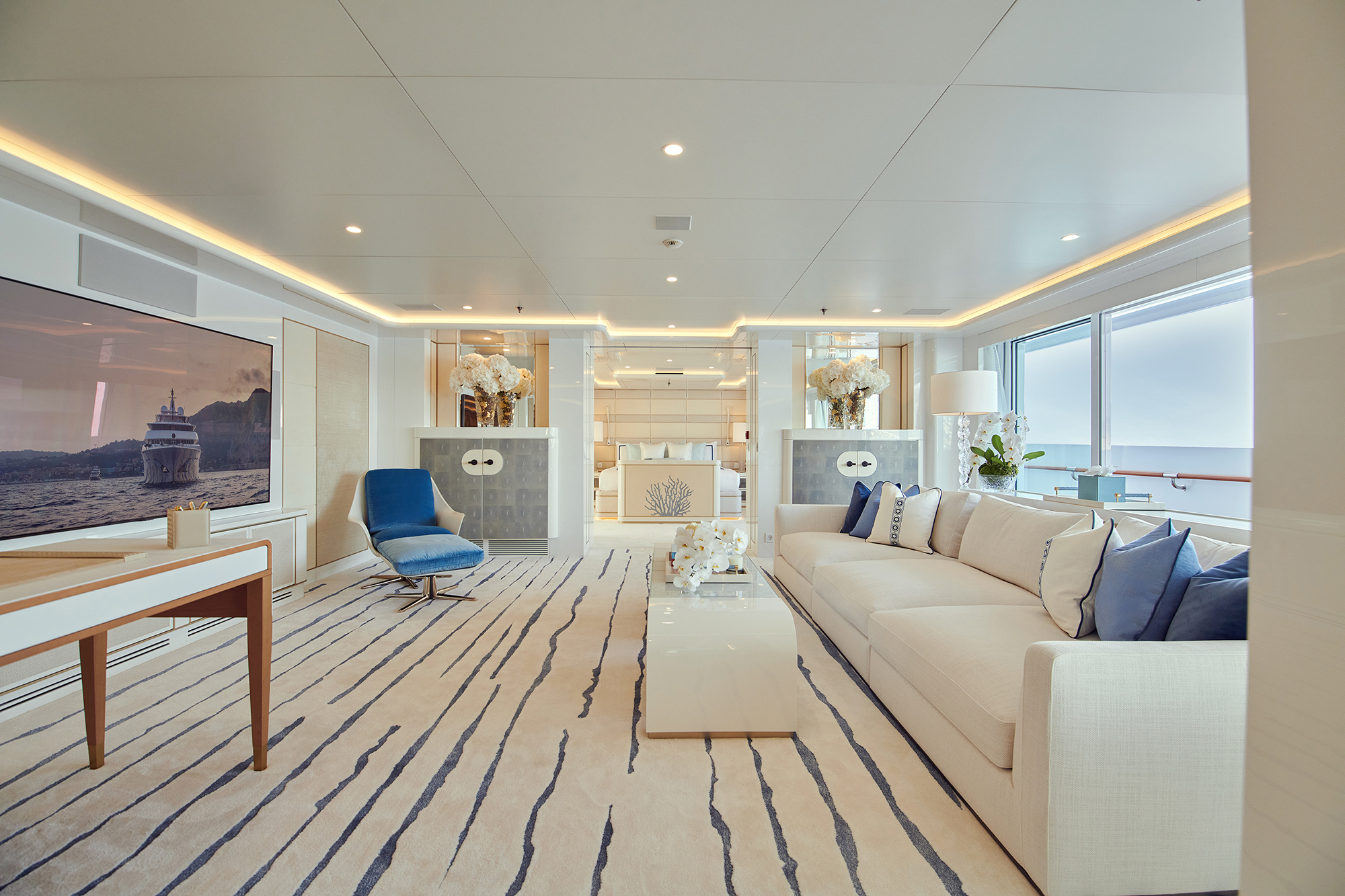 4.7 VIP suite private lounge.jpg