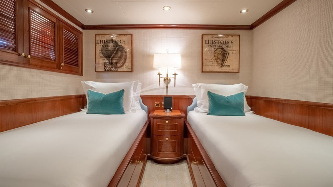 4.8 Twin cabin.jpg